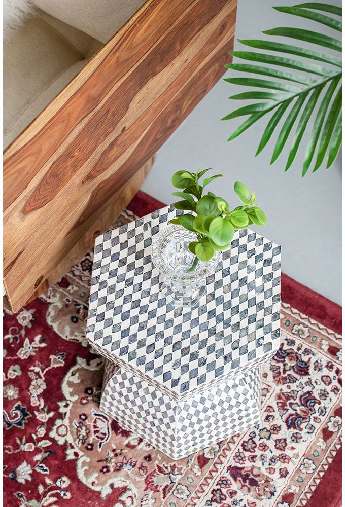 Столик акцентный с отделкой раковинами устриц Glasar 48742