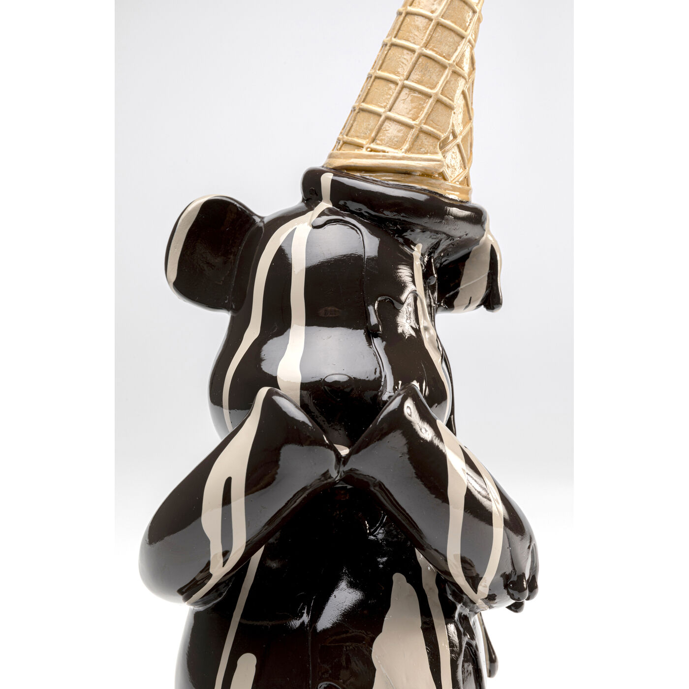 Фигура декоративная Sitting Gelato Bear Black 37cm KARE 58004