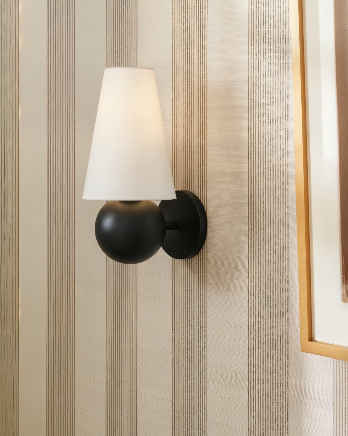 Чёрное бра Дрю с конусным плафоном Louvre Home LSC420325XNP