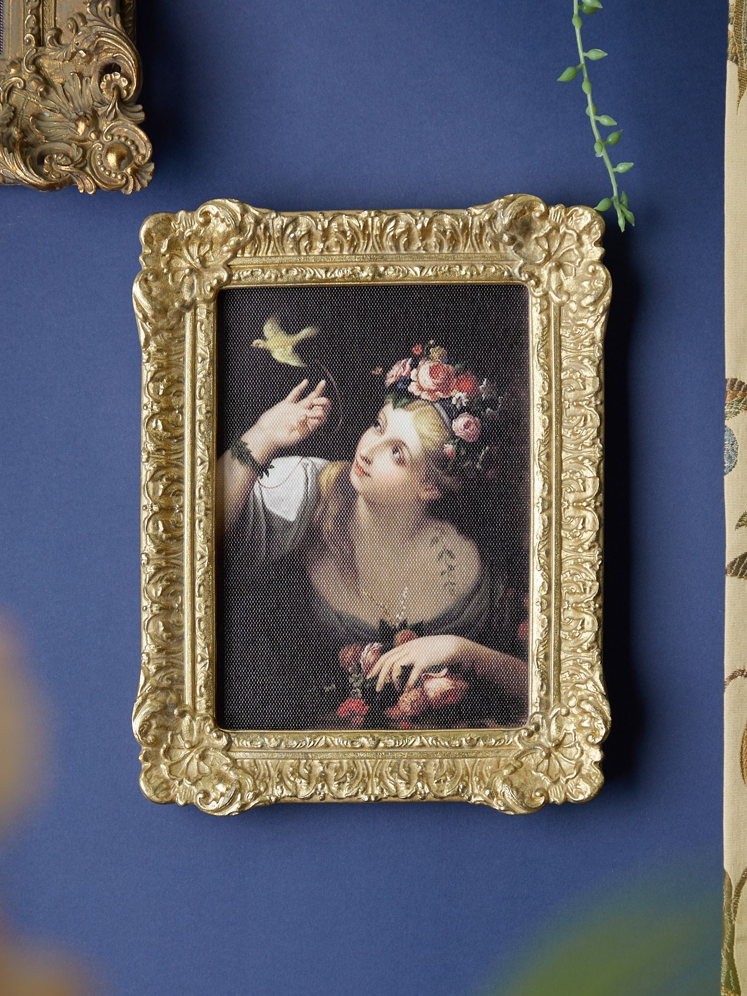 Картина настенная Дама с венком, под старину, масло Glasar 28-679