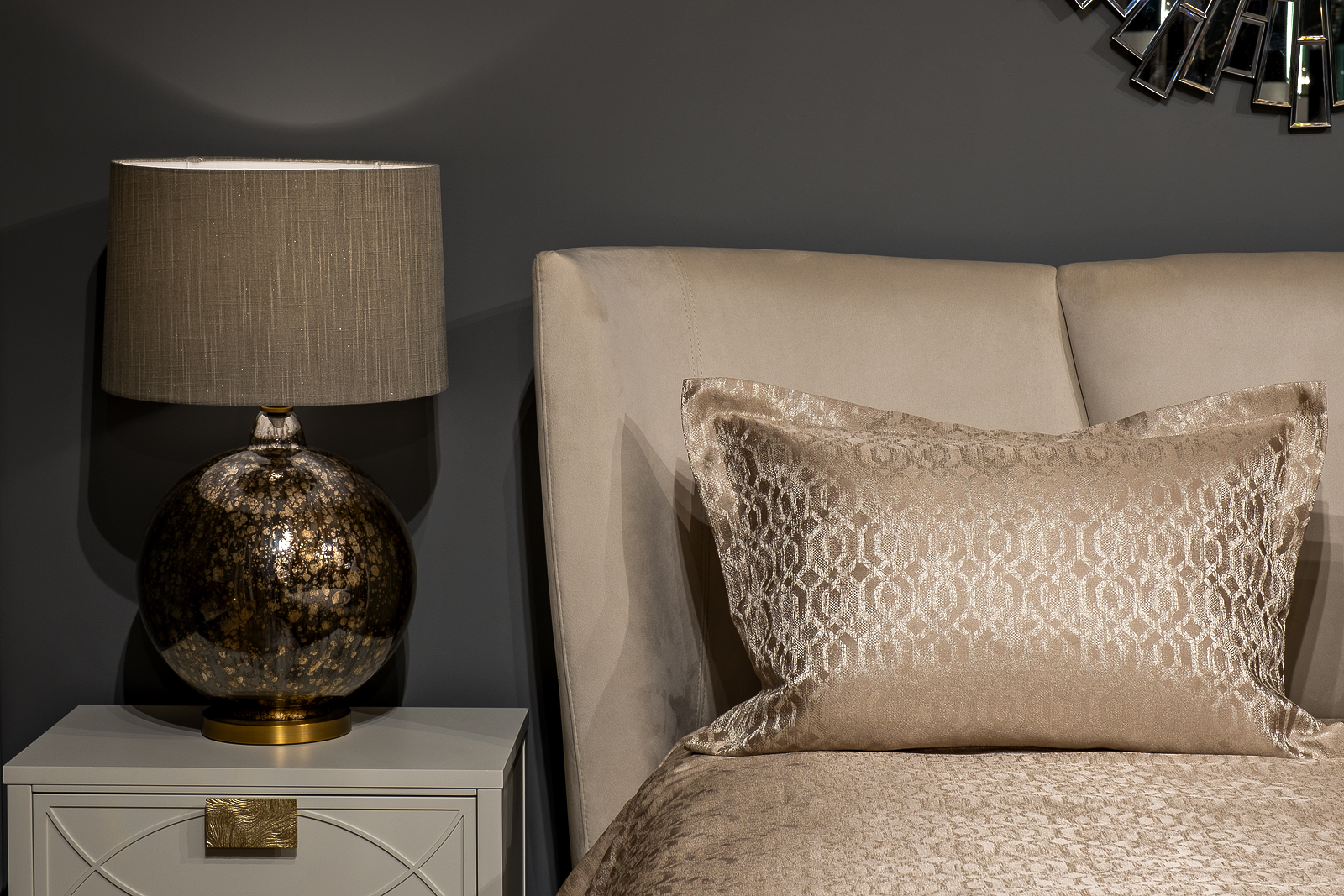 Комплект из декоративны наволочек бежевый Garda Decor 121GD-16001