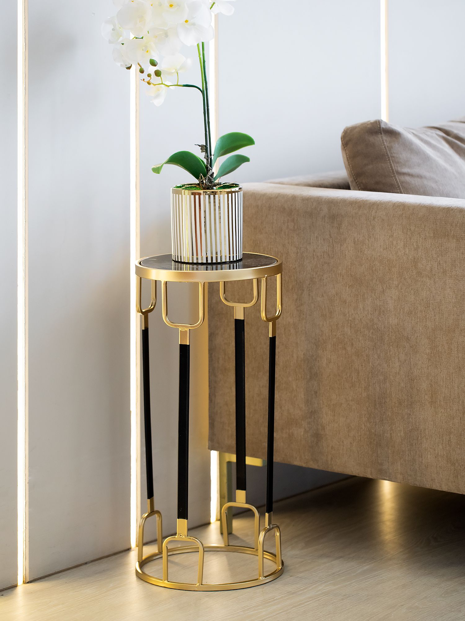 Столик интерьерный с черным мрамором Glasar 54-139