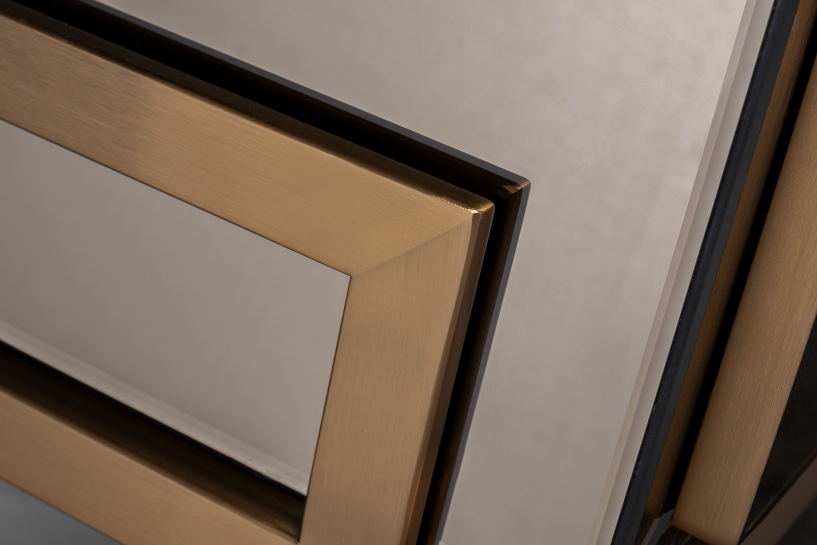 Консоль с 2мя ящиками зеркальная бронза/золото Garda Decor KFG210