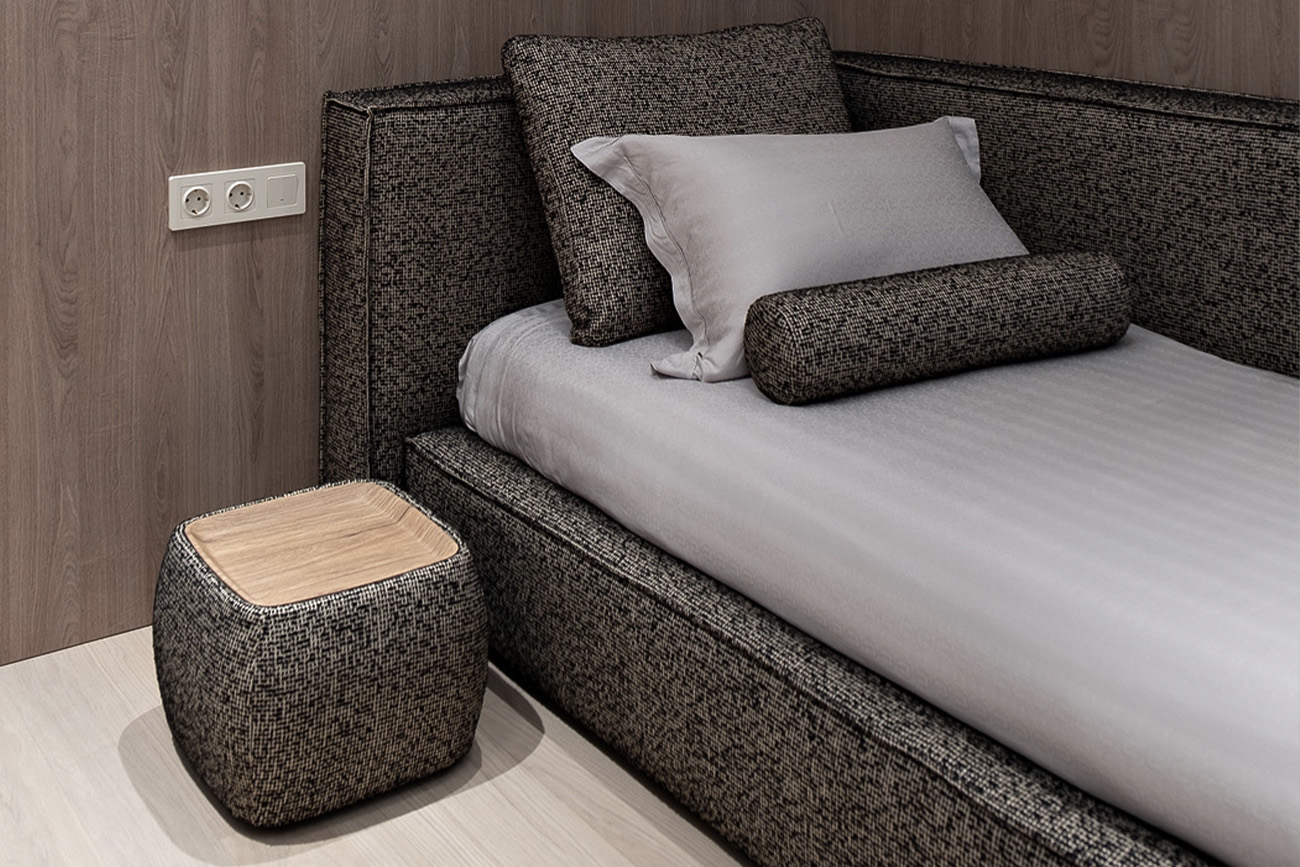 Столик прикроватный мягкий Runa шенилл серый Garda Decor Runa-S49-Seppia Ser