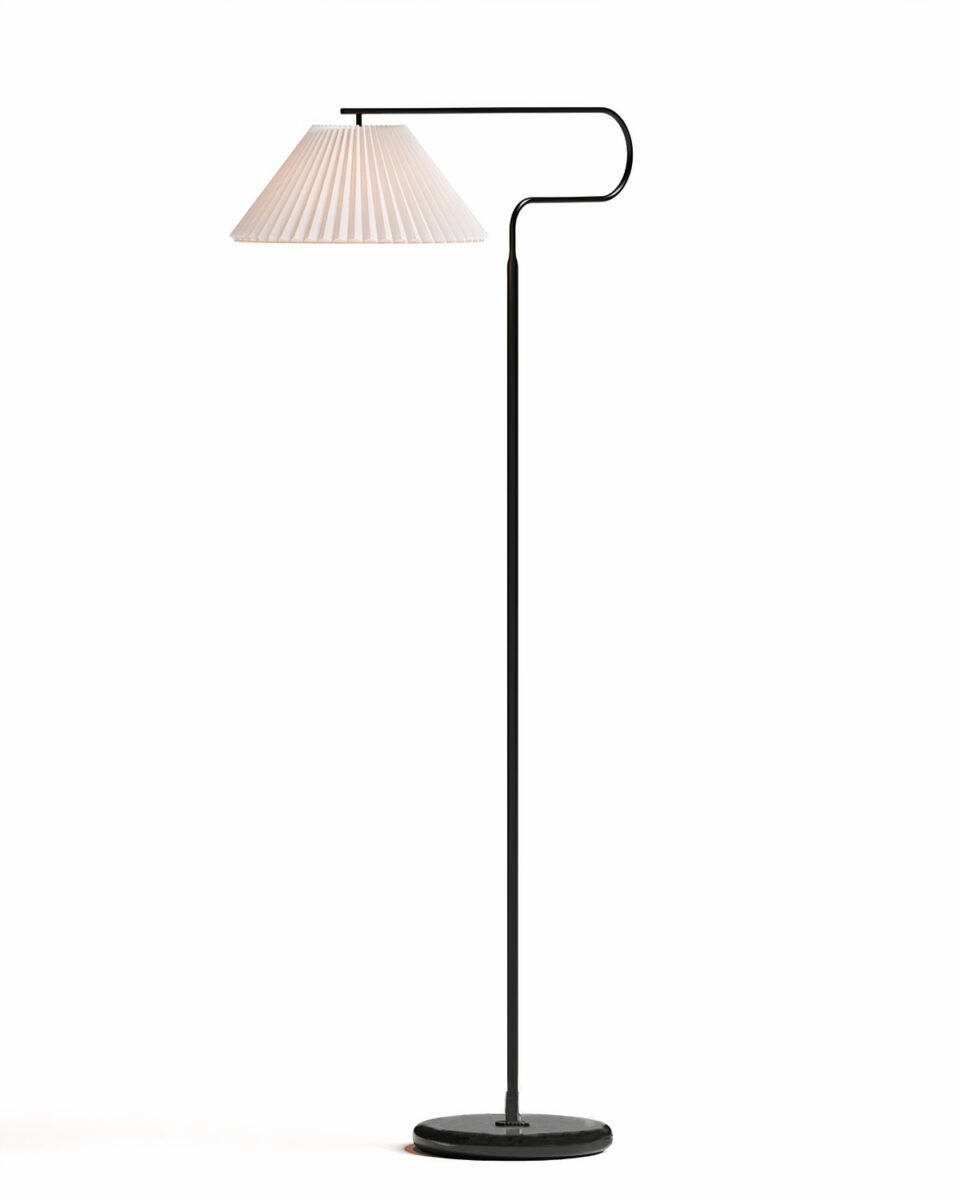 Чёрная напольная лампа Харриет Louvre Home LHLFL290324SWL