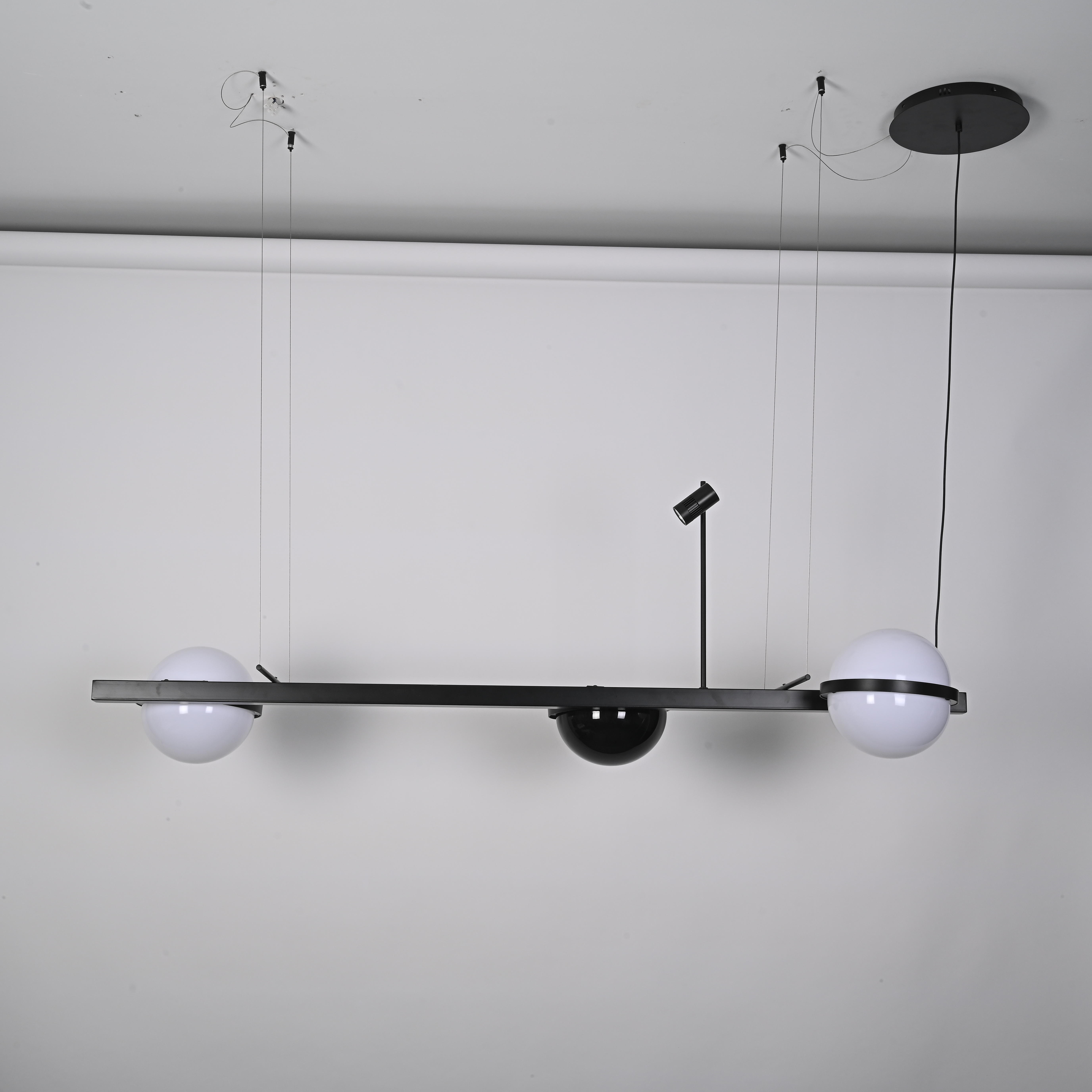 Реечный Подвесной Светильник Palma Wall Lamp 2 Шара + 1 Вазон Горизонтальная By Imperiumloft