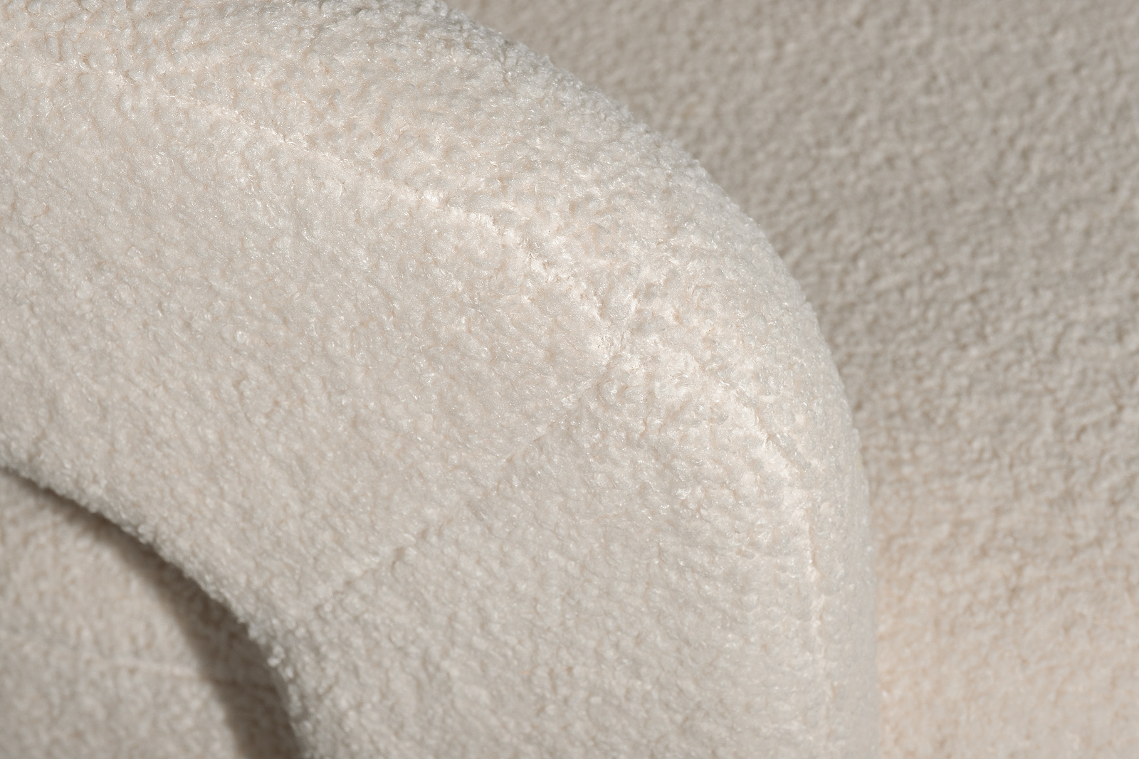 Кресло поворотное Teddy белое 65*70*75 Garda Decor 76AR-73960