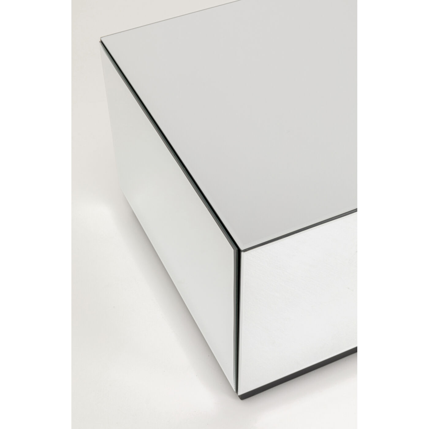 Стол кофейный Luxy Trunk 80x60cm KARE 70671