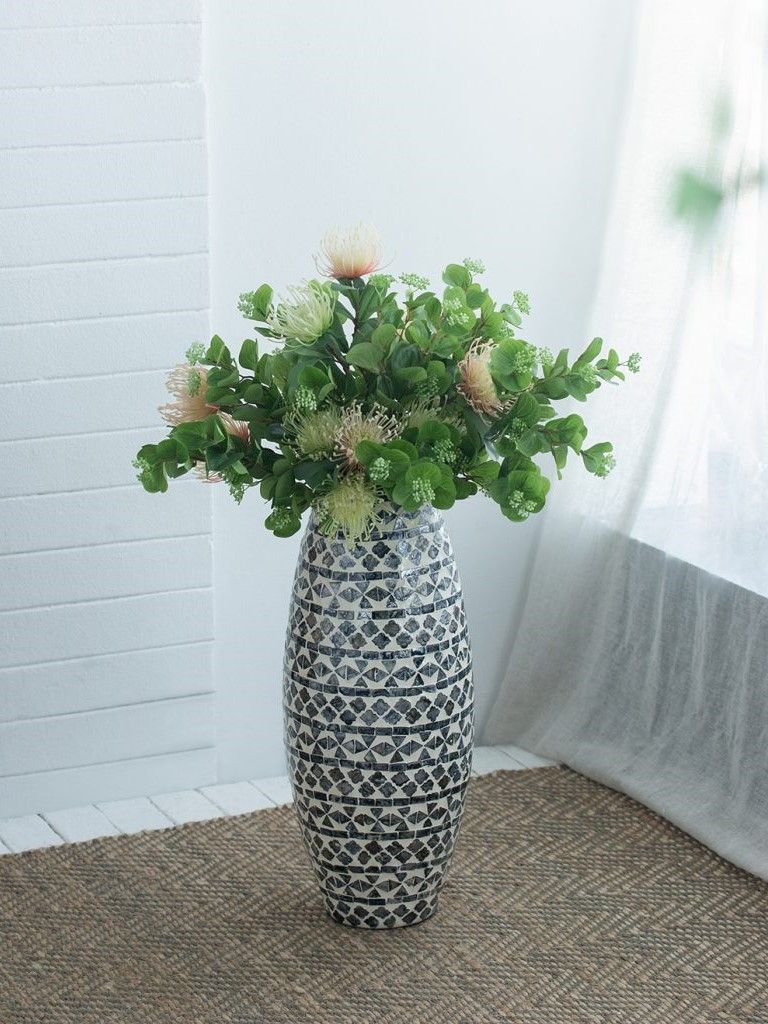 Ваза с отделкой раковинами устриц Glasar 48756-BLAC