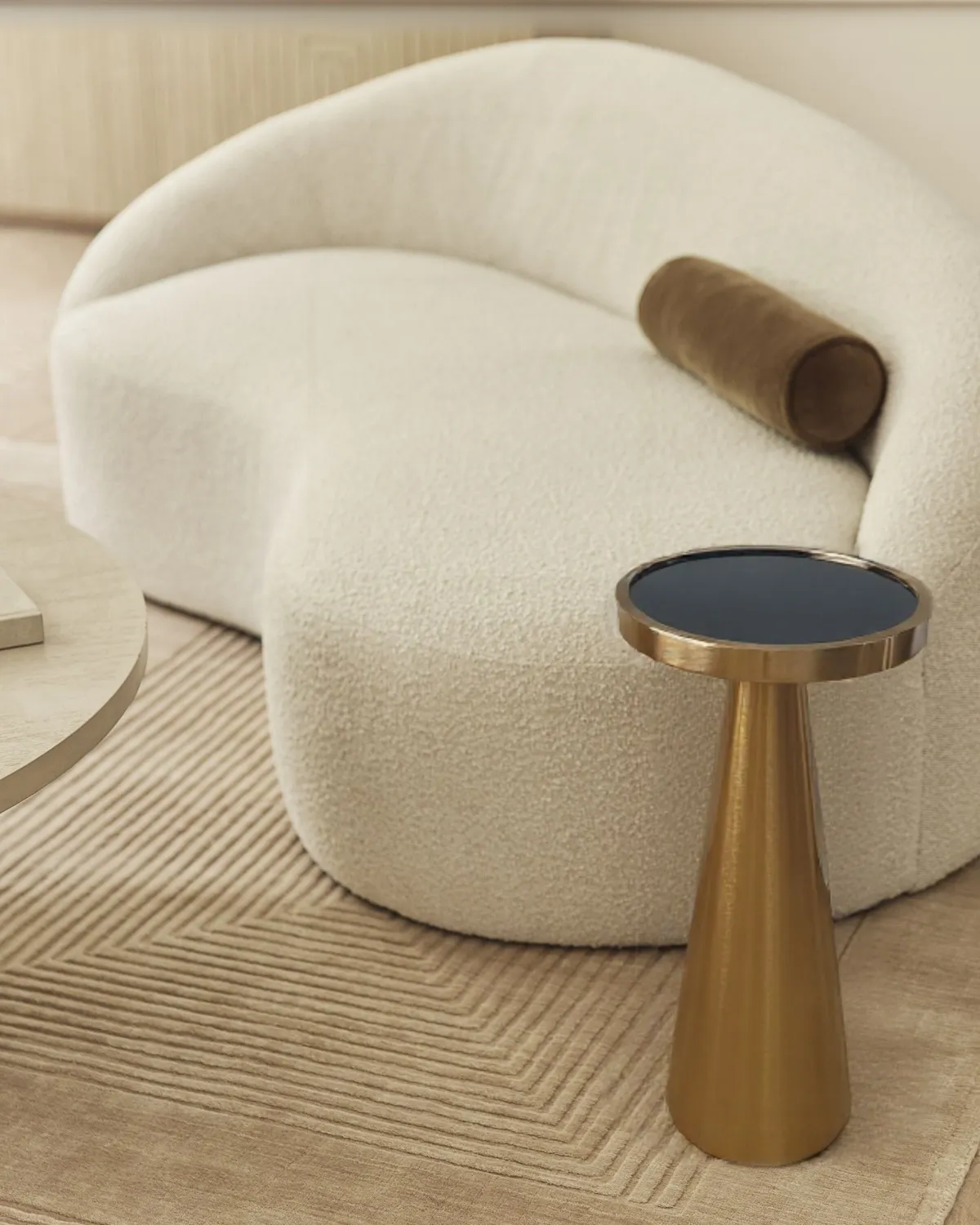 Золотистый придиванный столик Ридж Louvre Home FST200924RJ