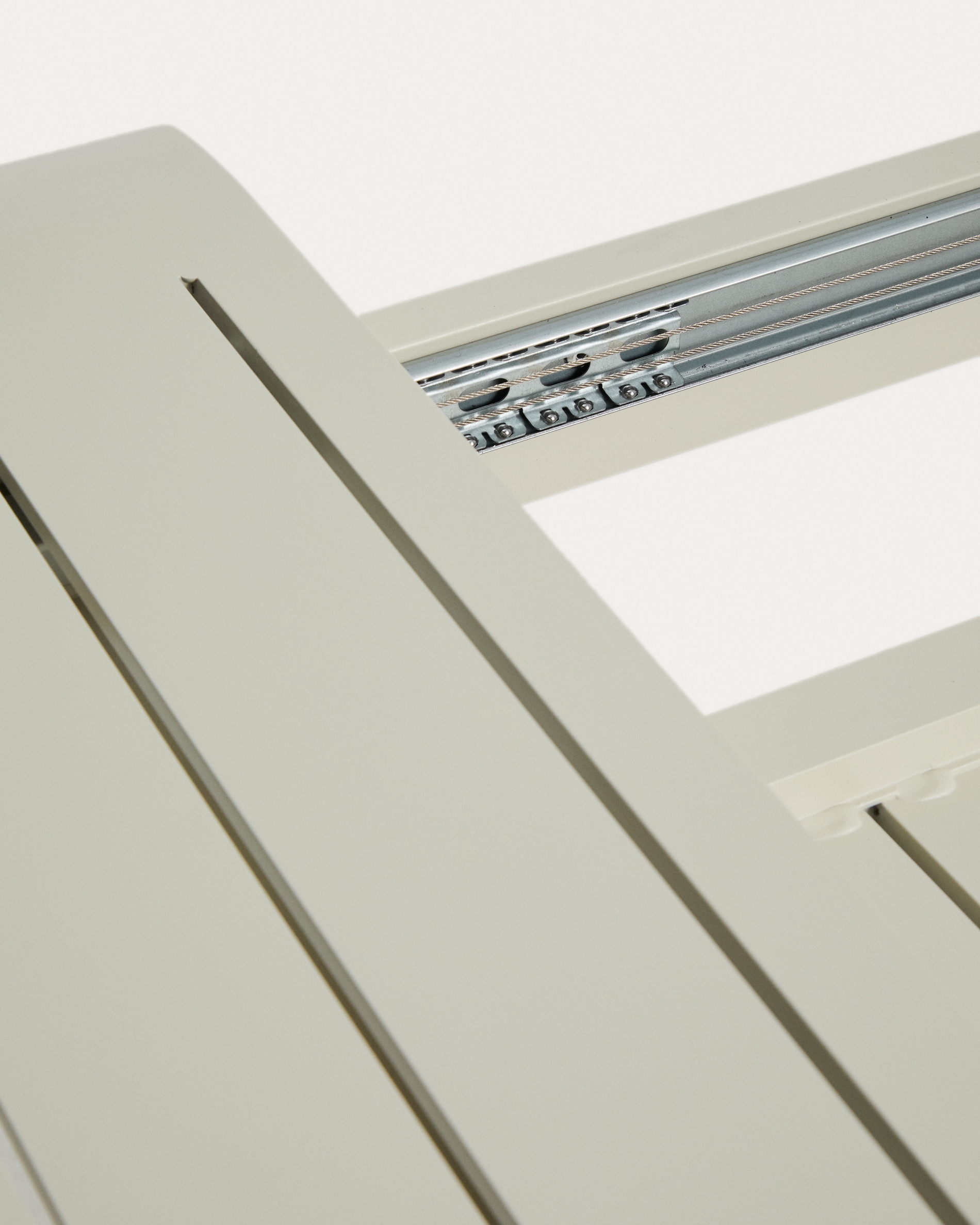 Раздвижной уличный стол Brela из алюминия цвета экрю 205(287) x 100 см La Forma 482584