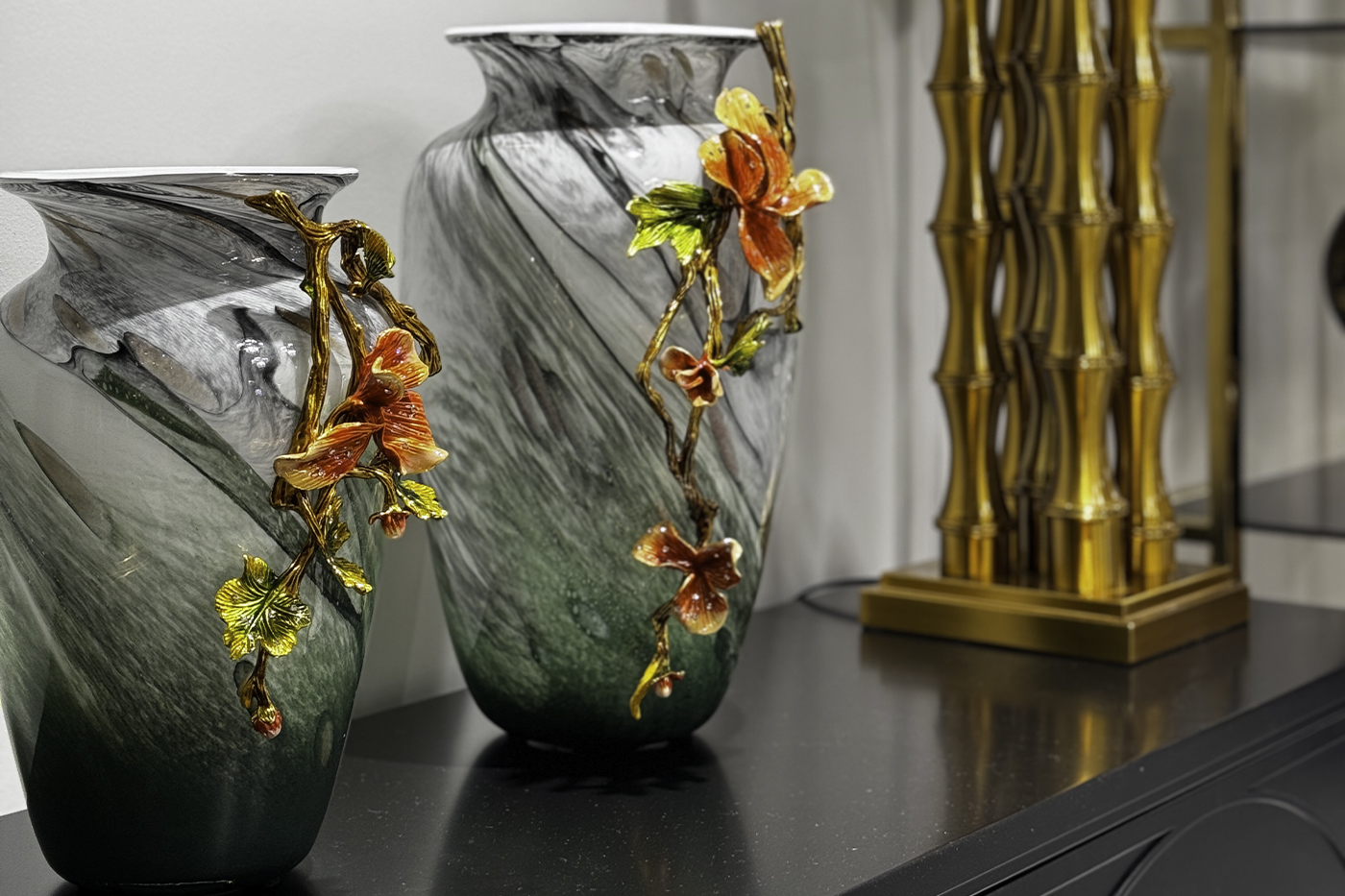 Ваза стеклянная зеленая с цветком Garda Decor 55RV6816S