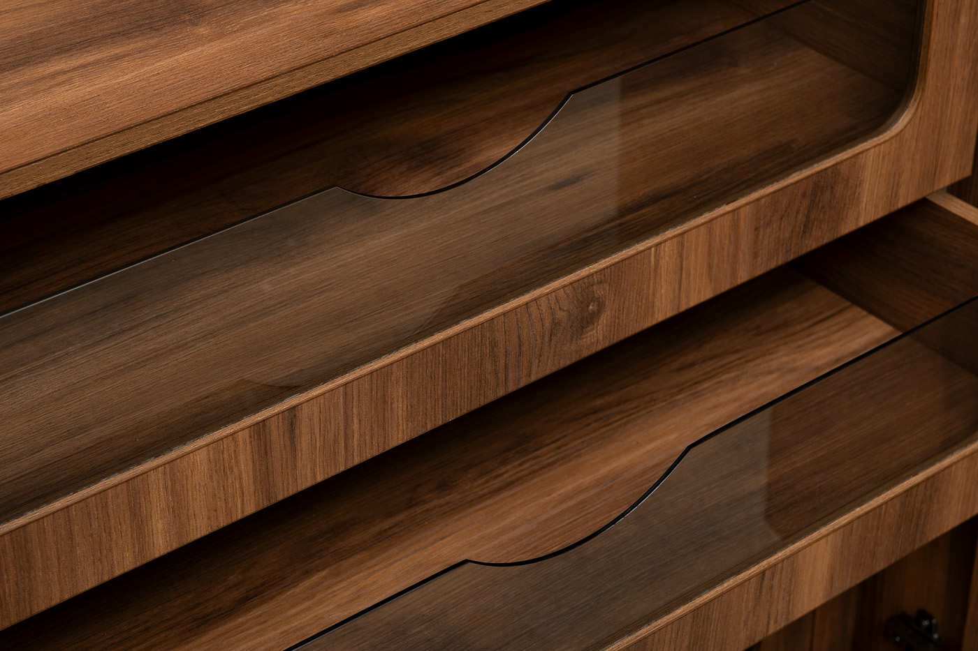 Шкаф Alto двухдверный с выдвижными ящиками цвет дуб Garda Decor GD-10006-2