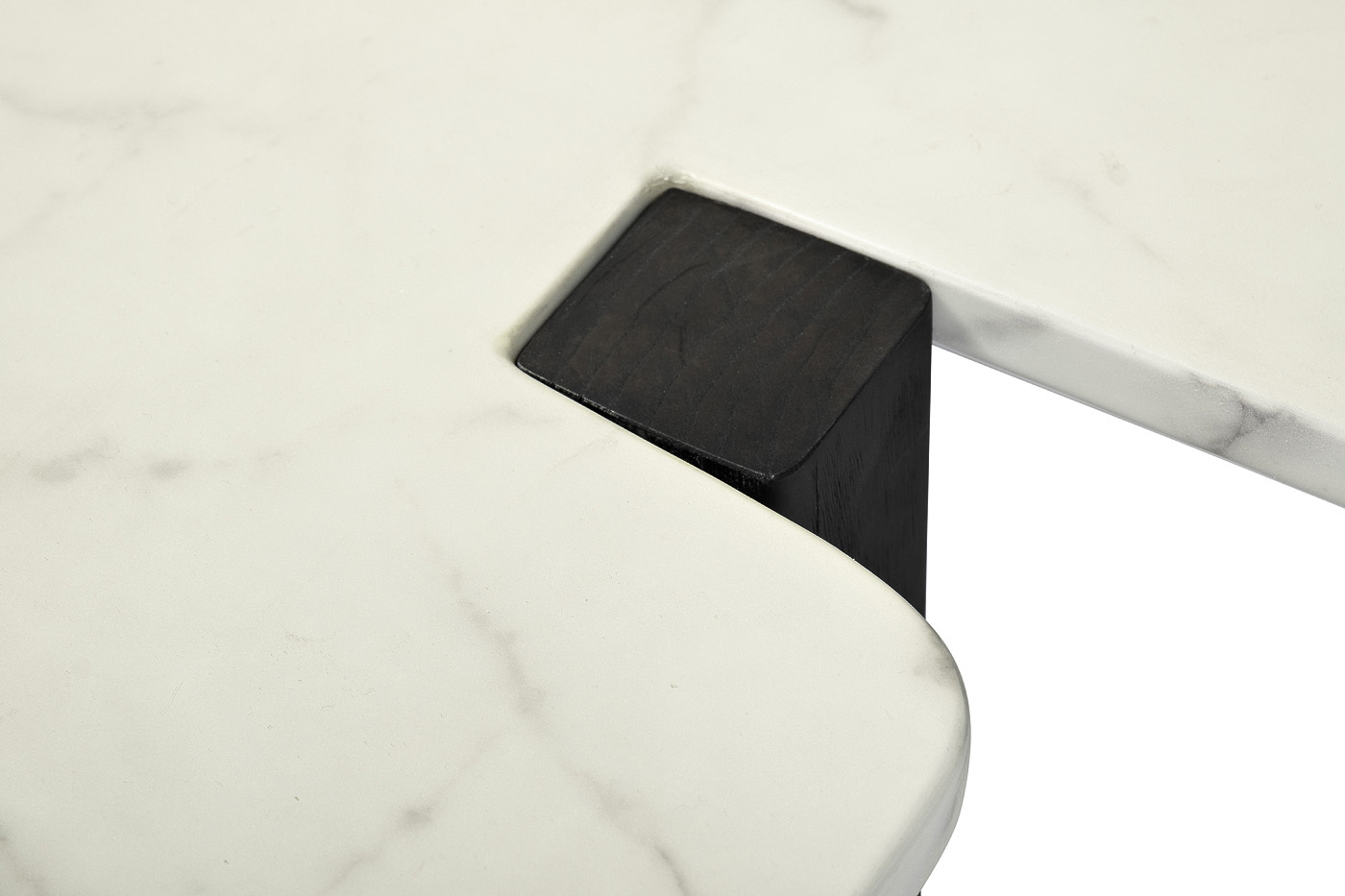 Стол журнальный белый искусственный мрамор Garda Decor 77IP-13012STOL/ZH