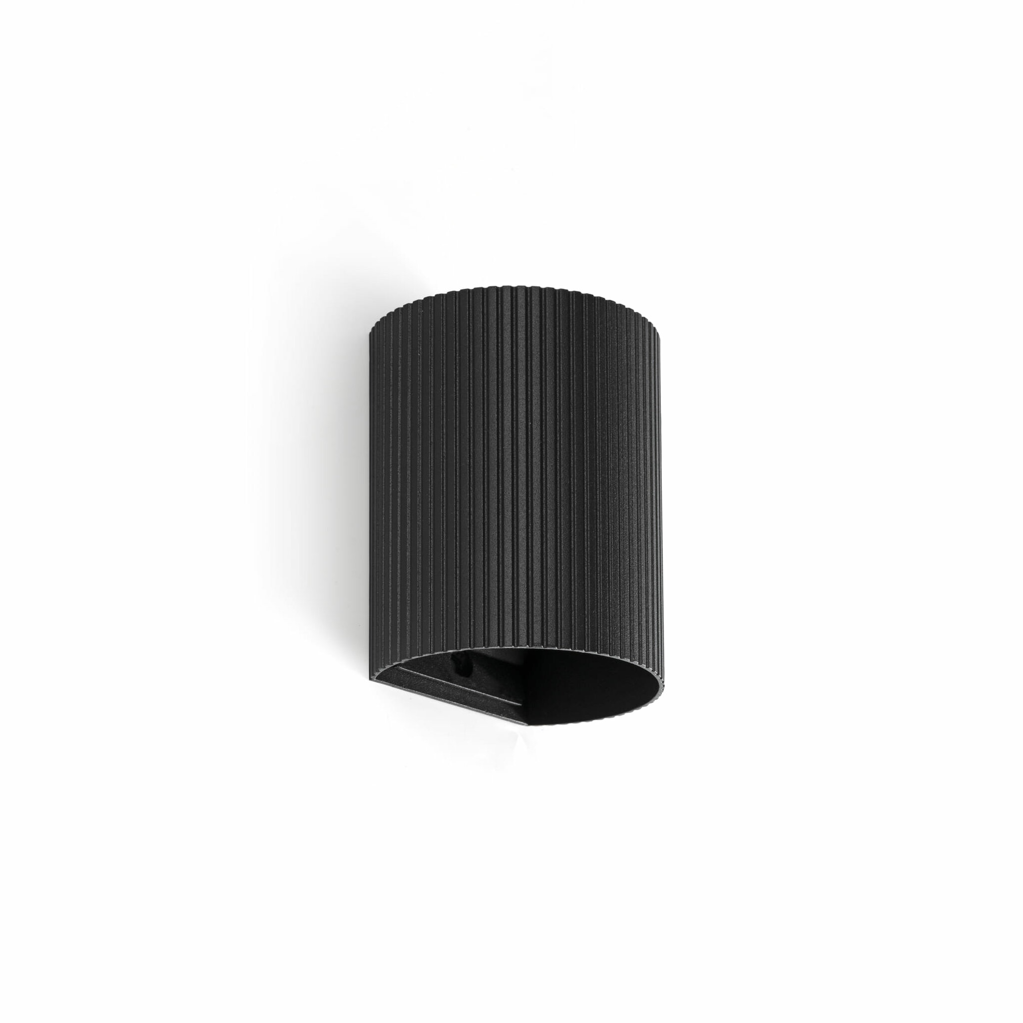 SOLE Черный круглый настенный светильник с рифлением Faro