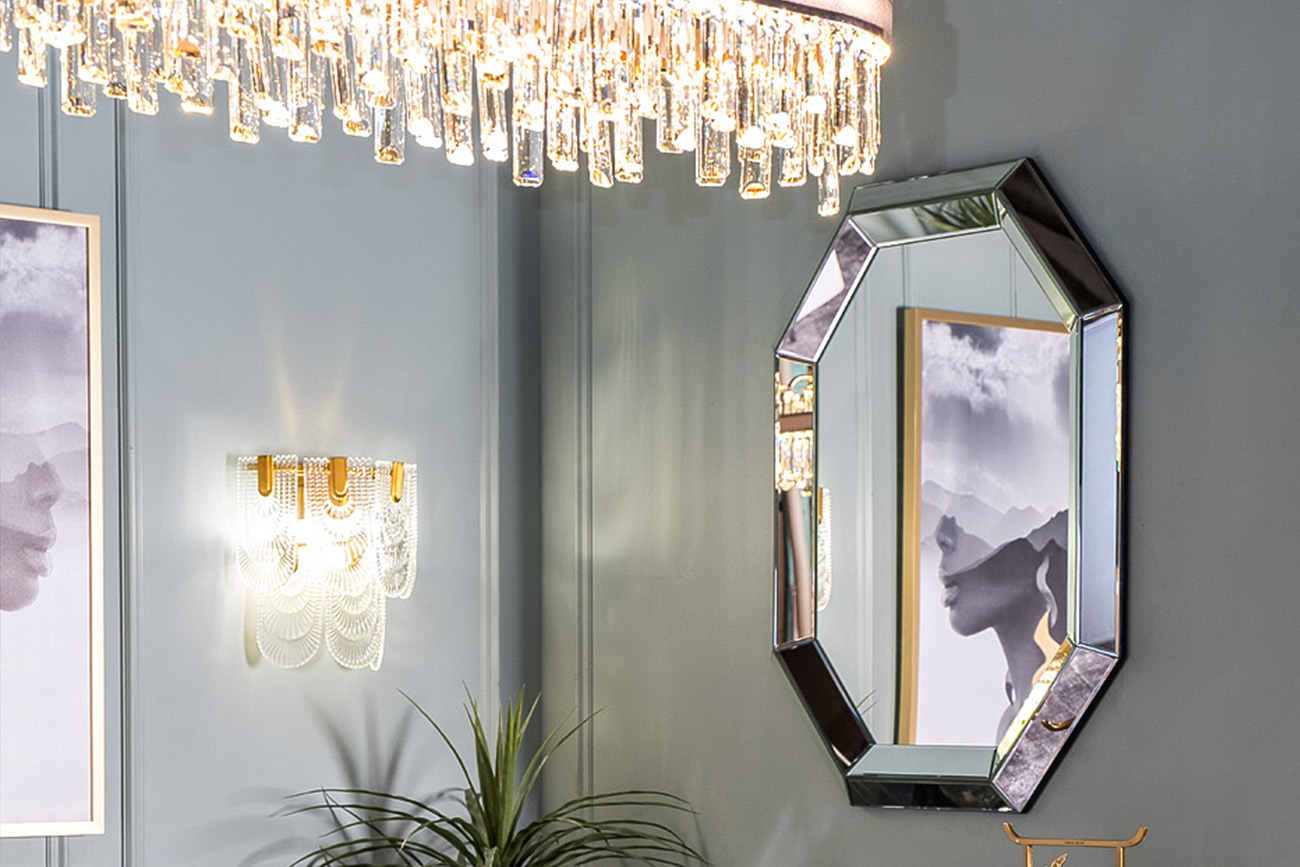 Зеркало декоративное в зеркальной раме Garda Decor 19-OA-8171