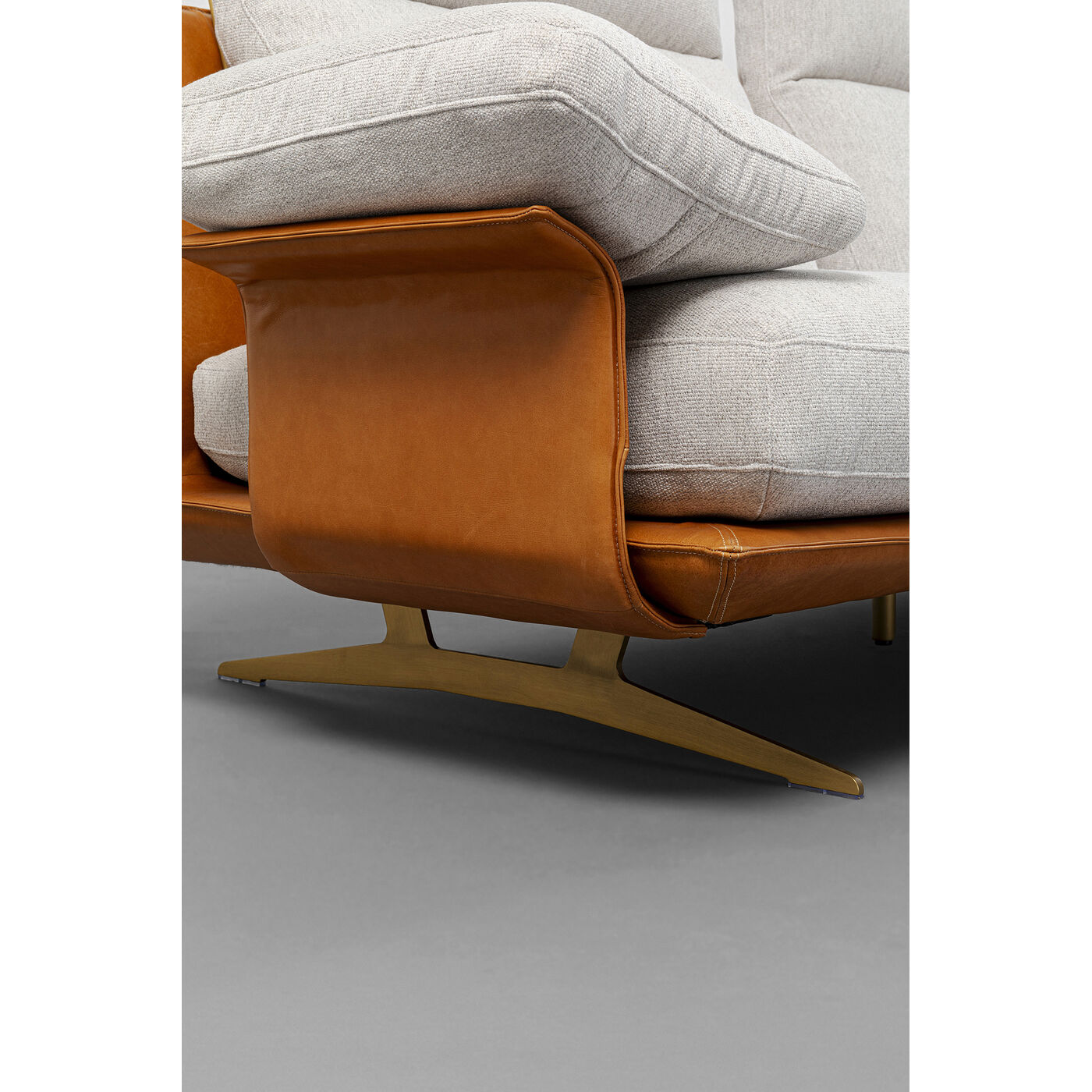 Диван угловой Charles 333x169 см KARE 87676