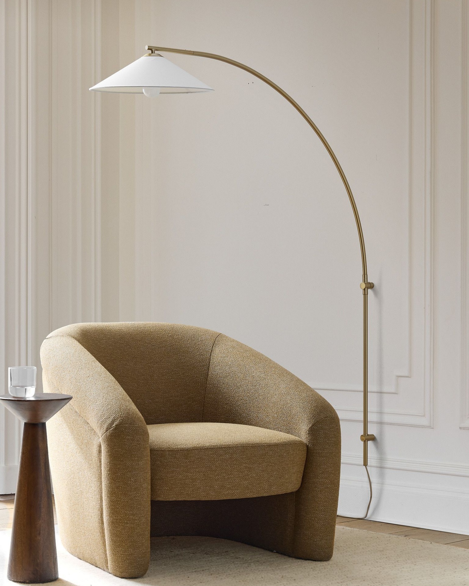 Золотистый настенный светильник Эймс Louvre Home P7851WA