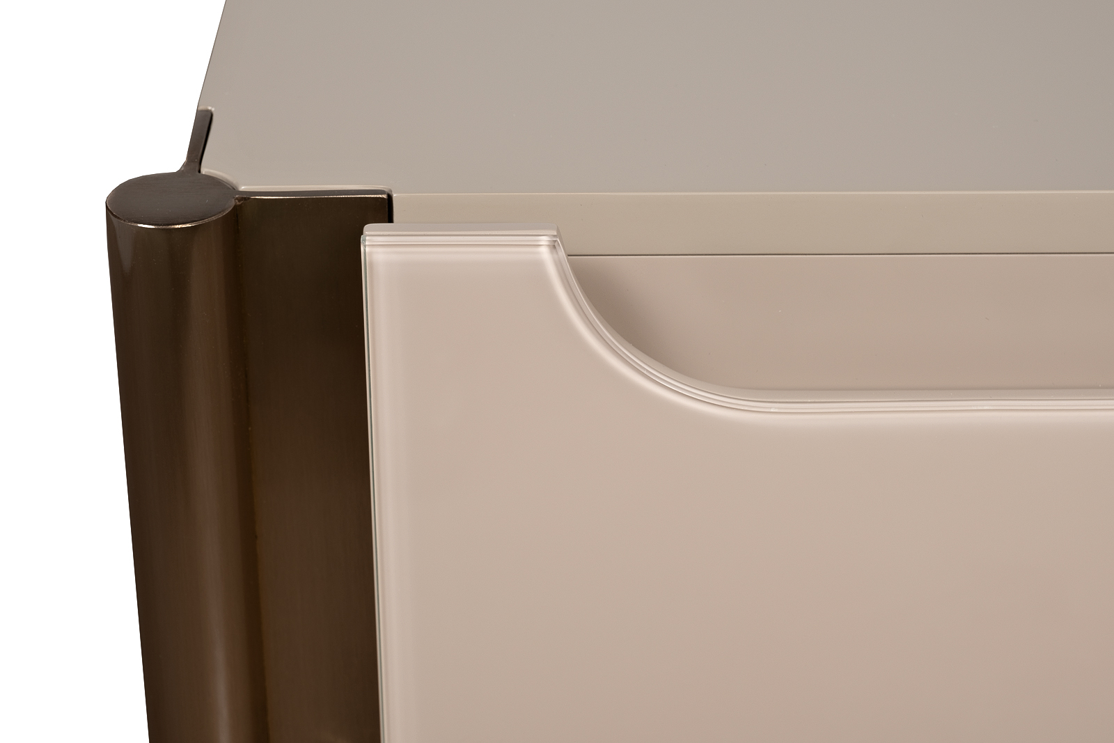 Тумбочка светлая с мя ящиками Garda Decor 77IP-GD011-T/1