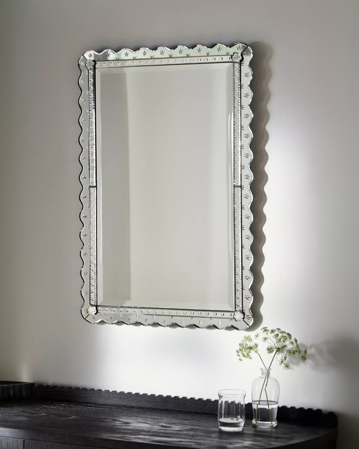 Зеркало в зеркальной раме Матео Louvre Home DWM449031RJ