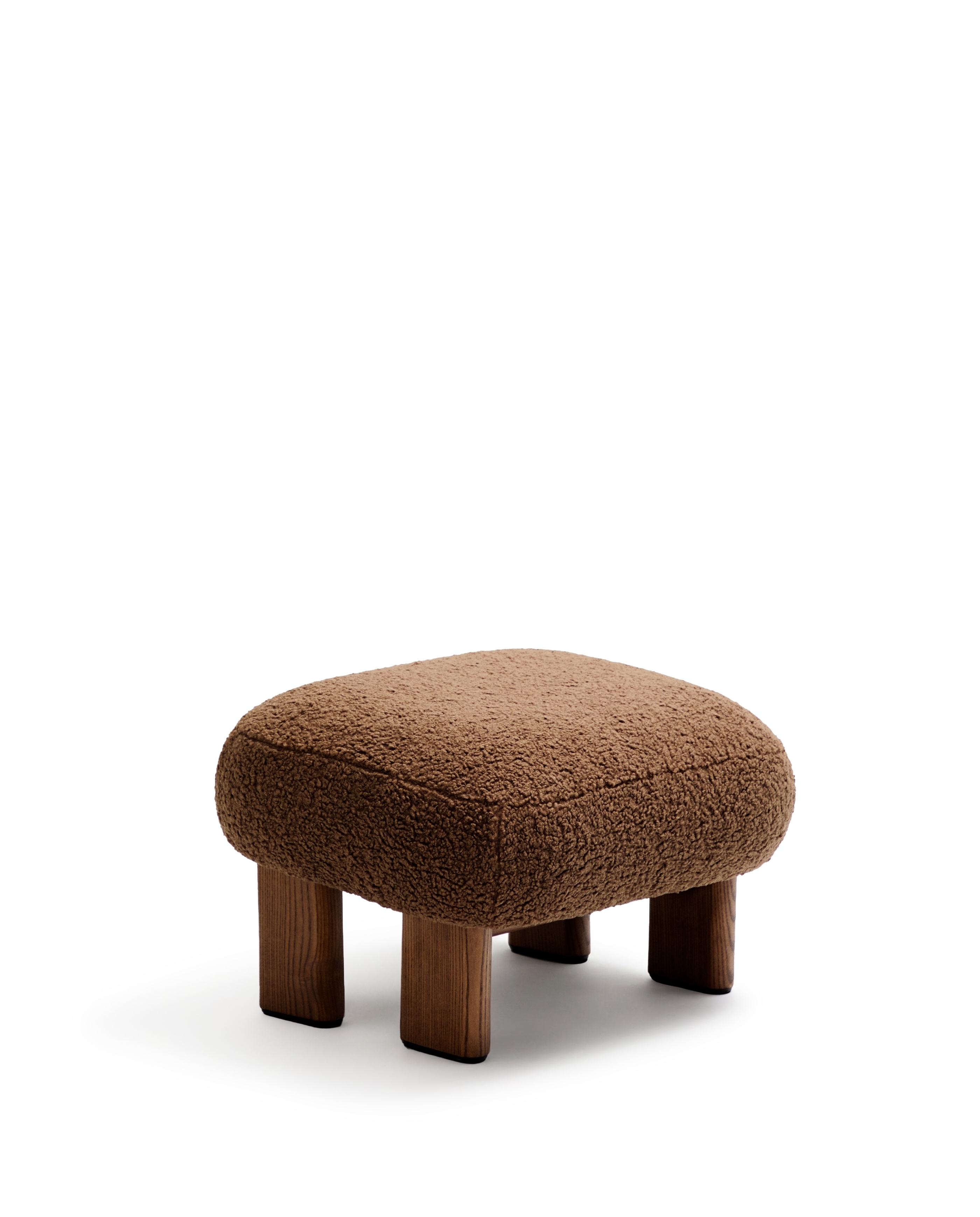 Пуф Cabana Taupe Boucle с ножками в отделке орех 65x55,4 La Forma (ex Julia Grup)