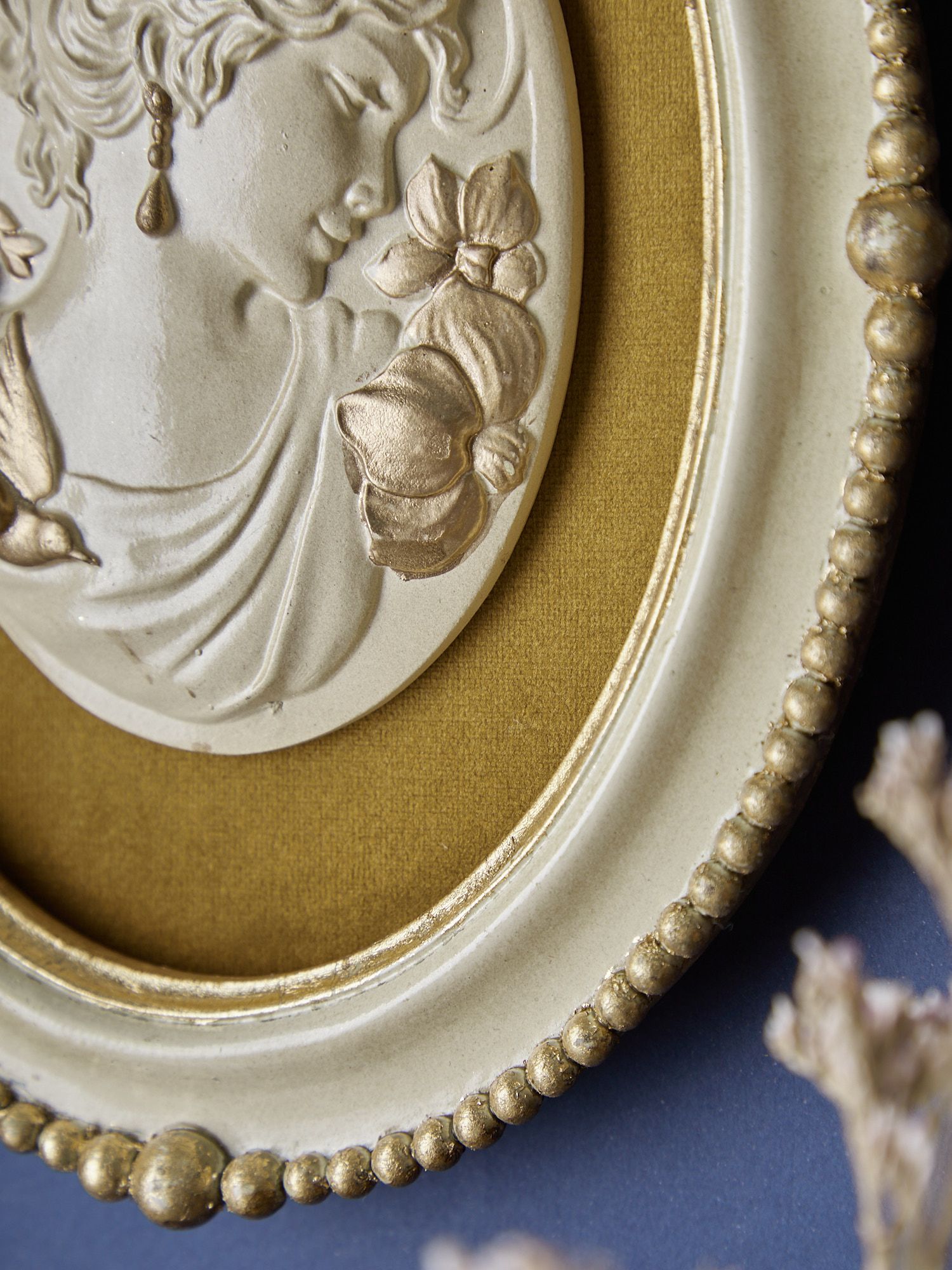 Панно настенное Дама с камелиями Glasar 28-587