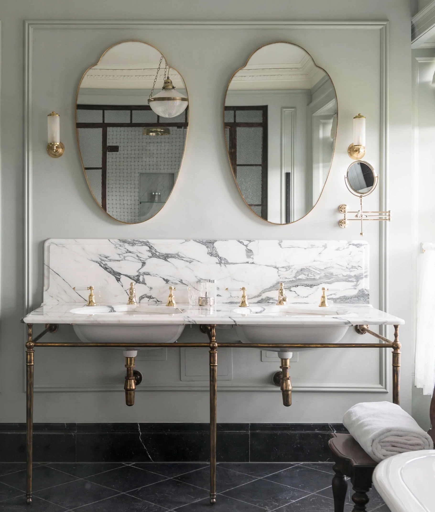 Milis Gold Зеркало в тонкой раме Smal Art-Zerkalo SM130GL
