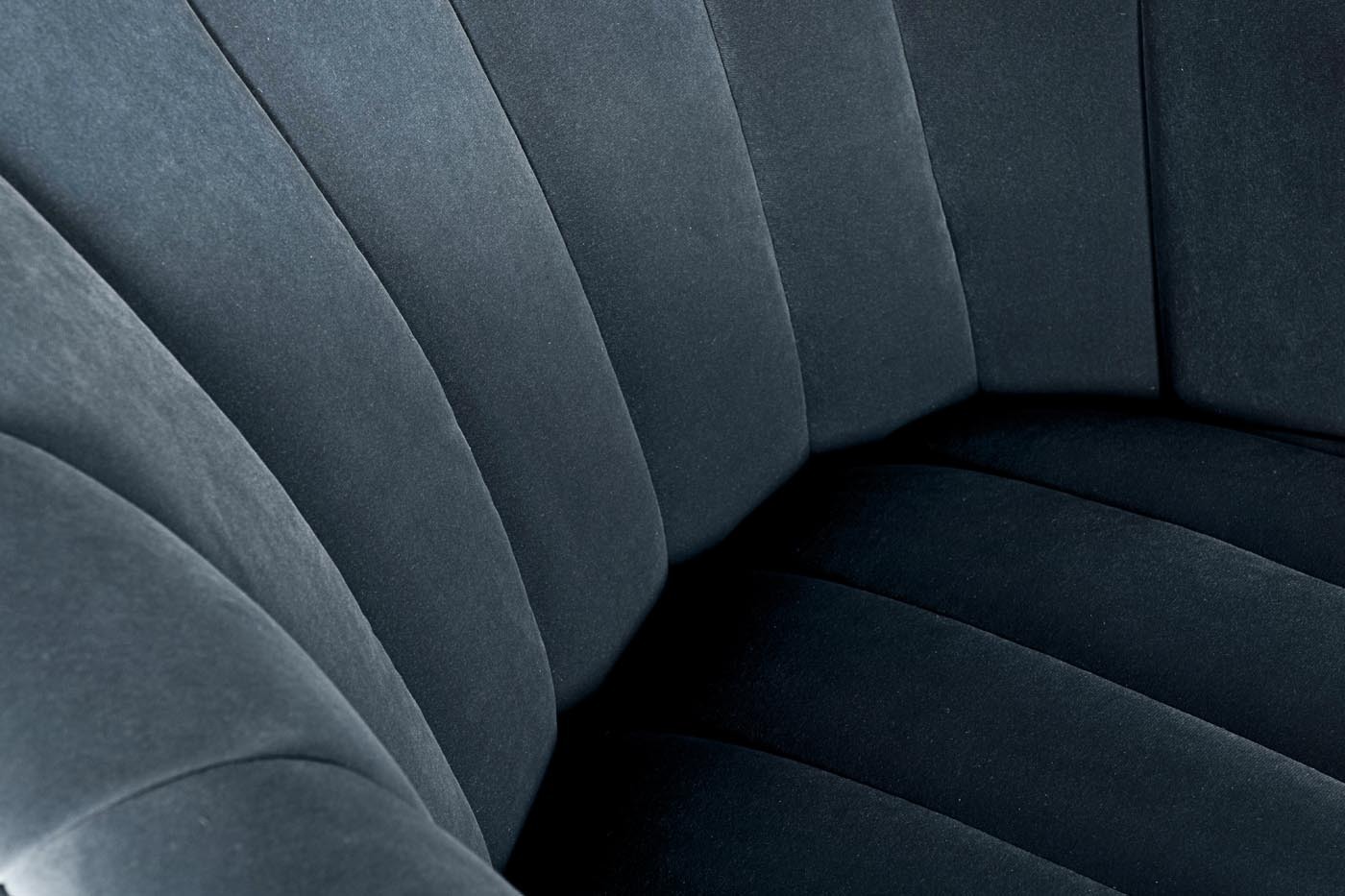 Кресло вращающееся голубое велюровое Garda Decor 48MY-W2588 LTB GO