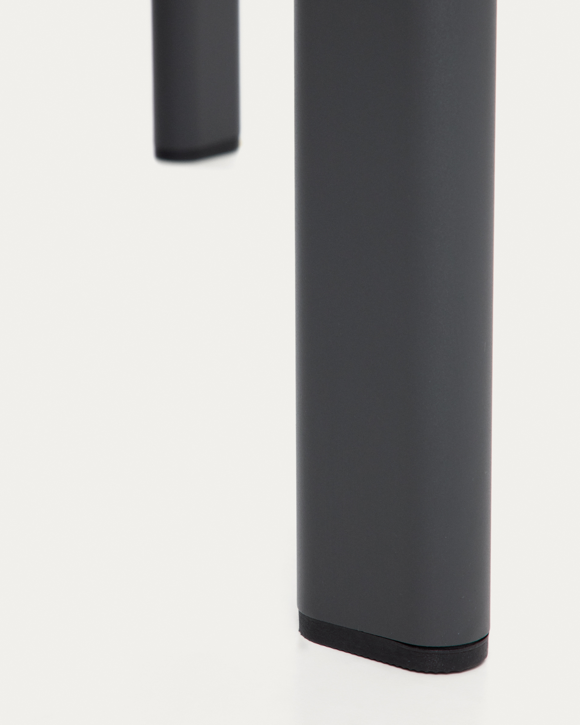 Уличный стол Anafi с графитовой столешницей из спеченного камня, 220 x 100 см La Forma 482167