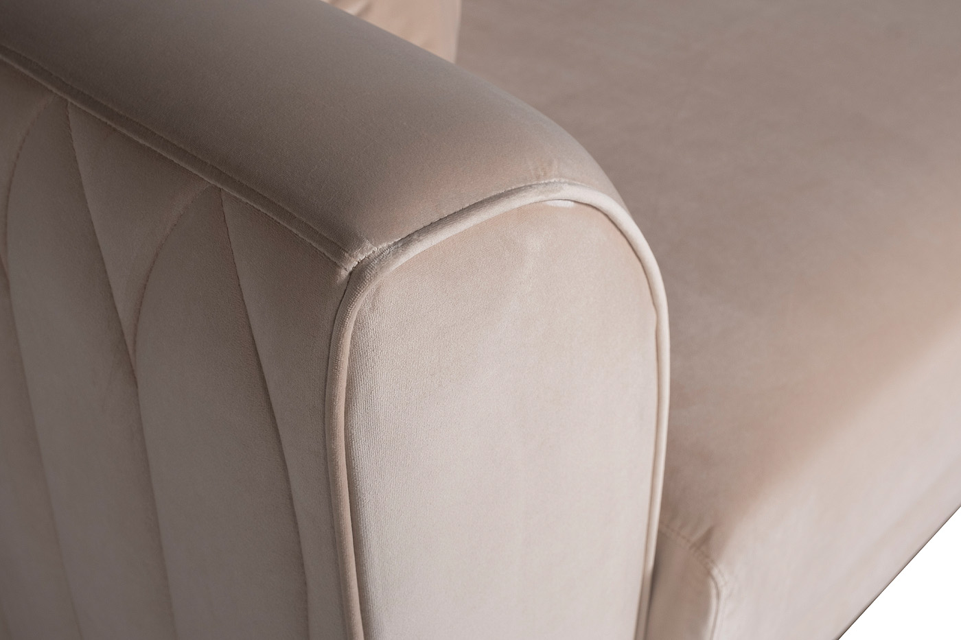 Диван треестный велюровый бежевый Garda Decor 102AN-20493