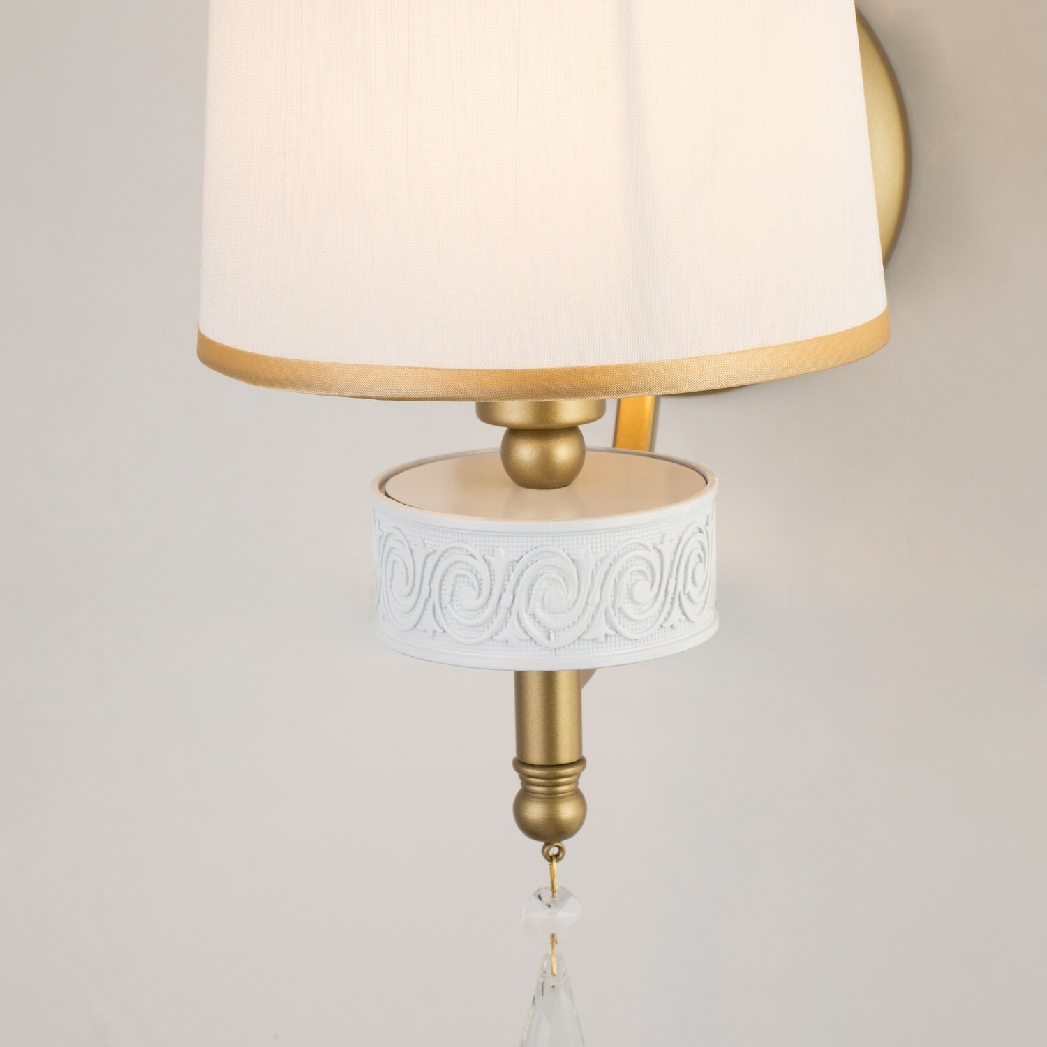 Настенный светильник Favourite 2706-1W