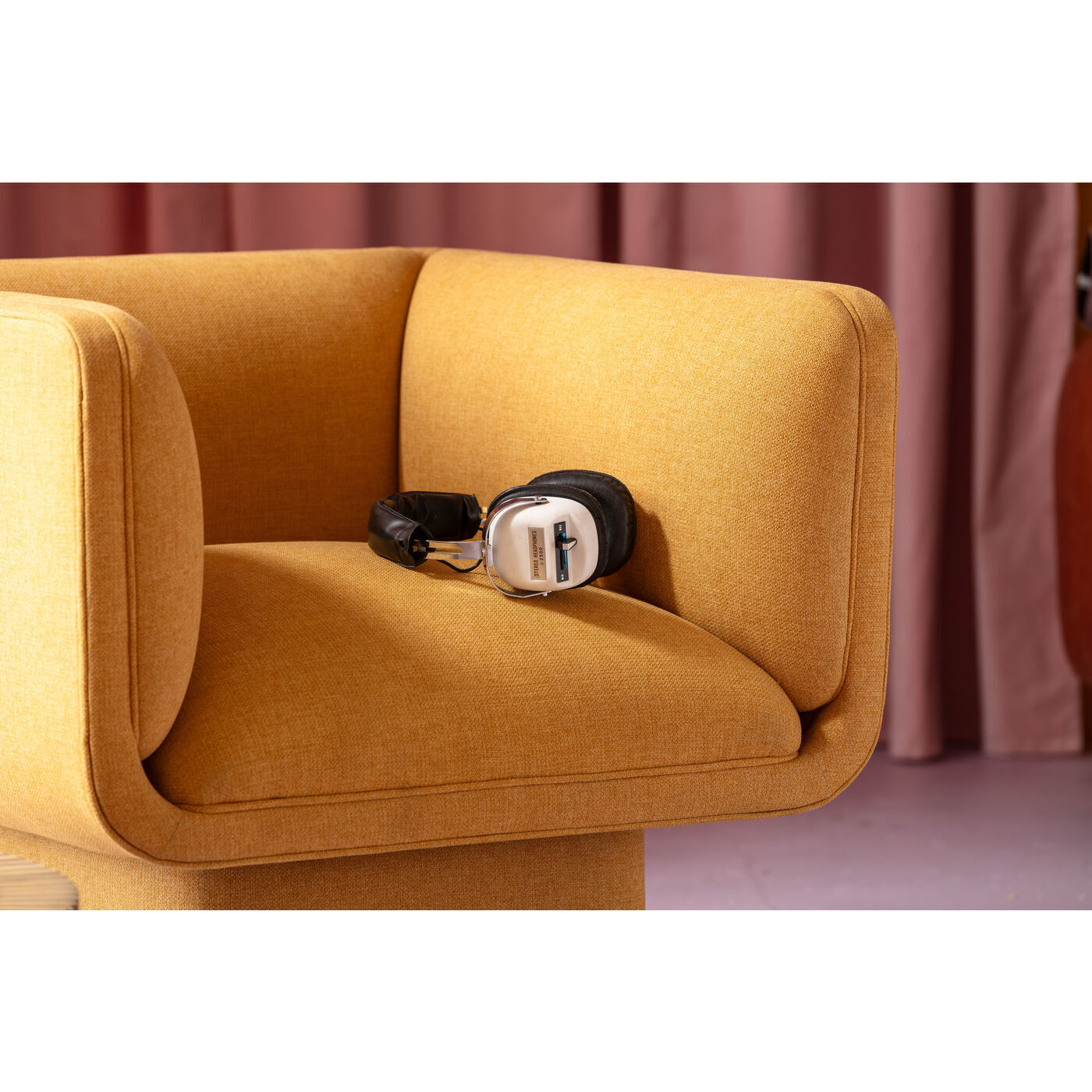 Кресло коктейльное KARE Focus 80115