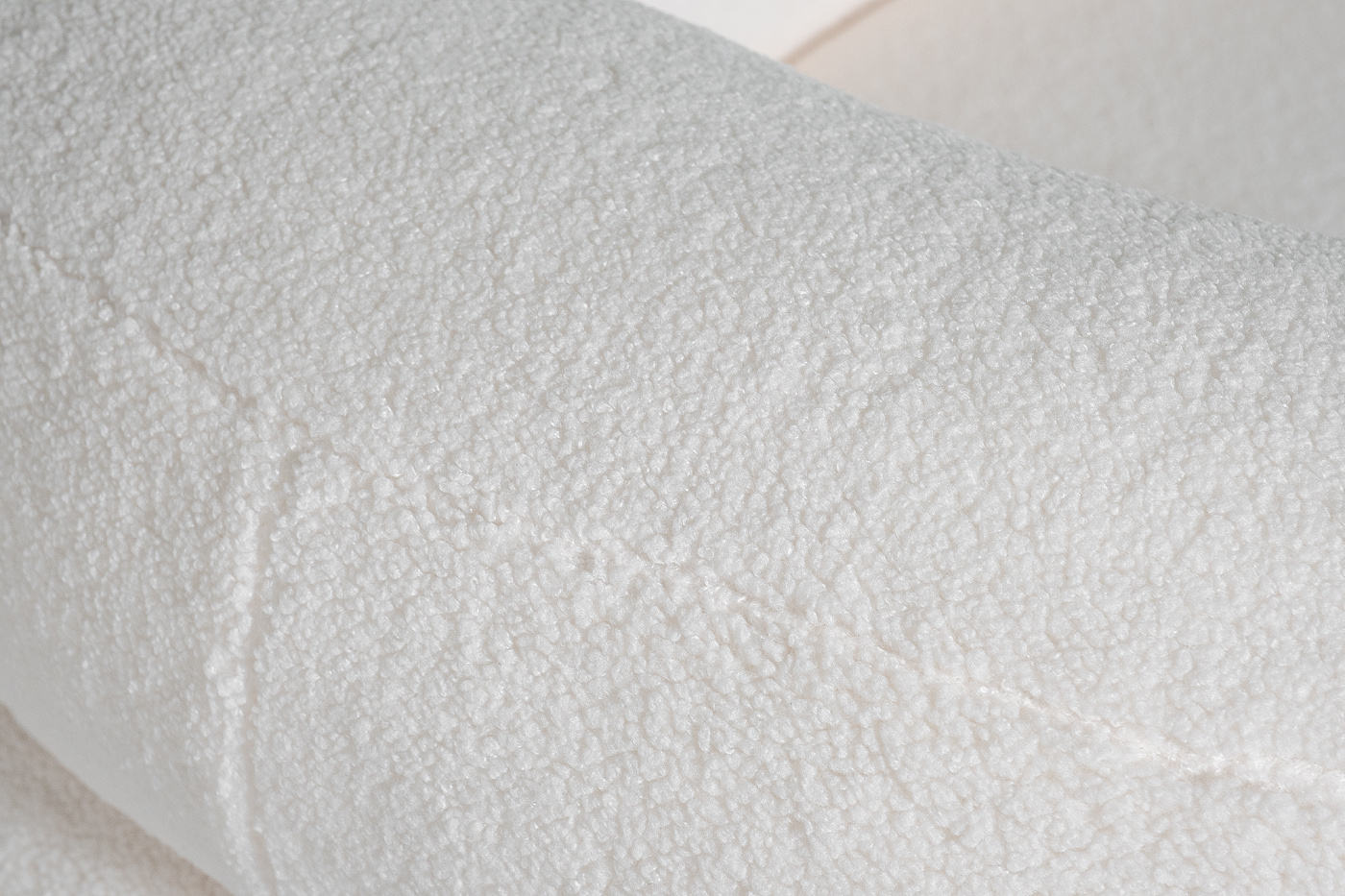 Диван трехместный белый искусственный мех Garda Decor ZW-22024