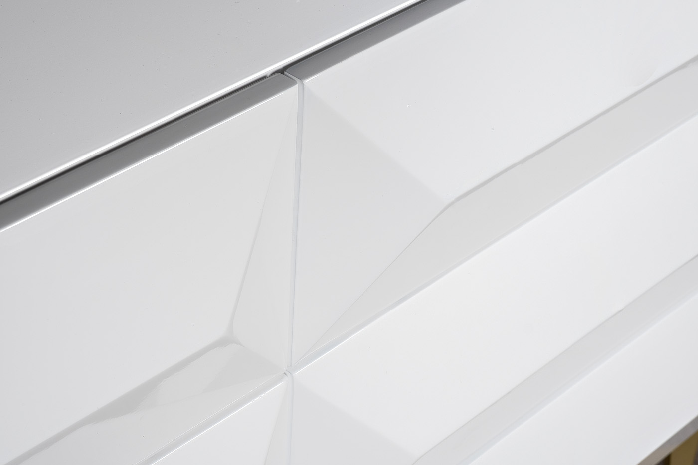 Комод белый Garda Decor 40AD-CB253