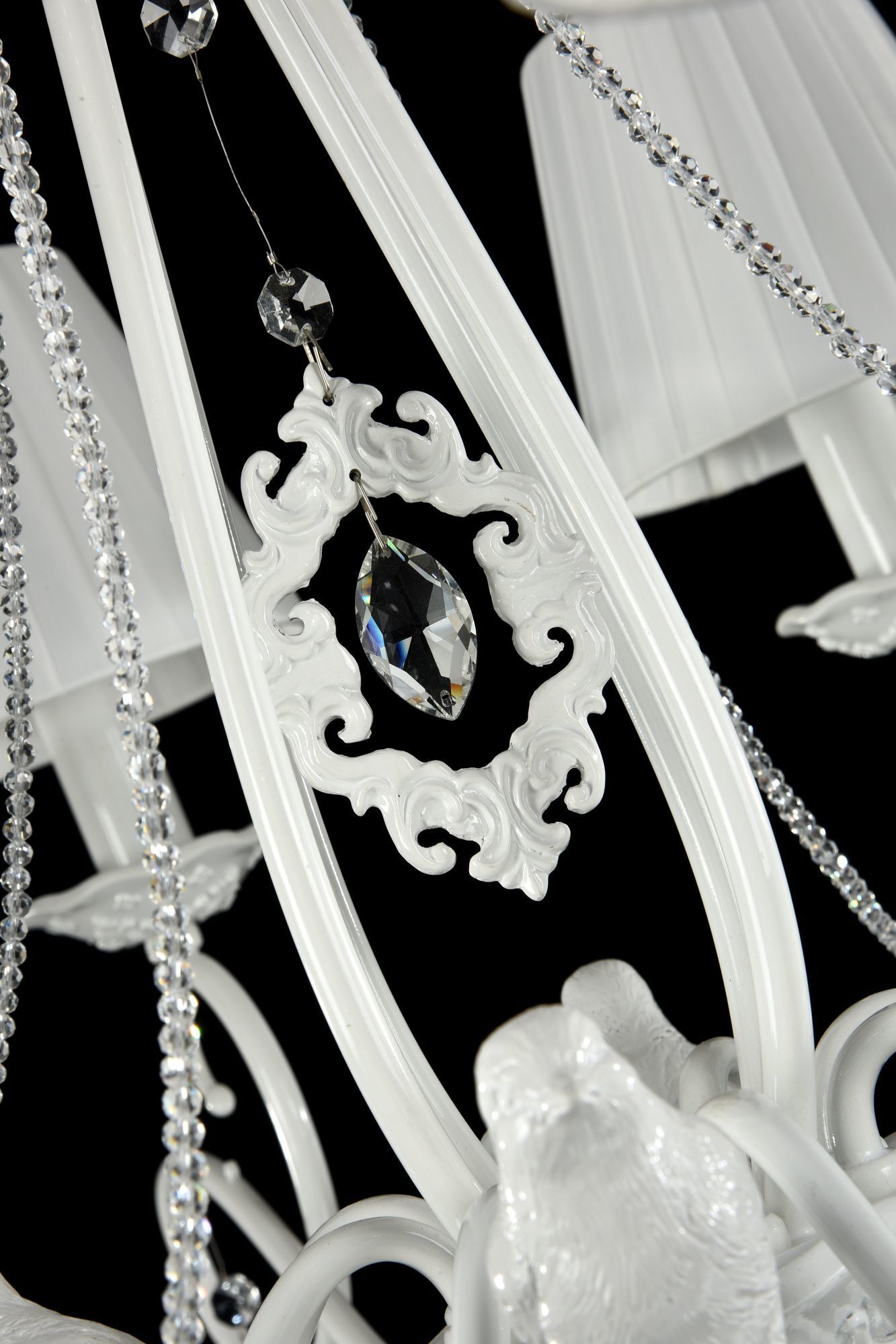 Люстра Maytoni ARM001-08-W