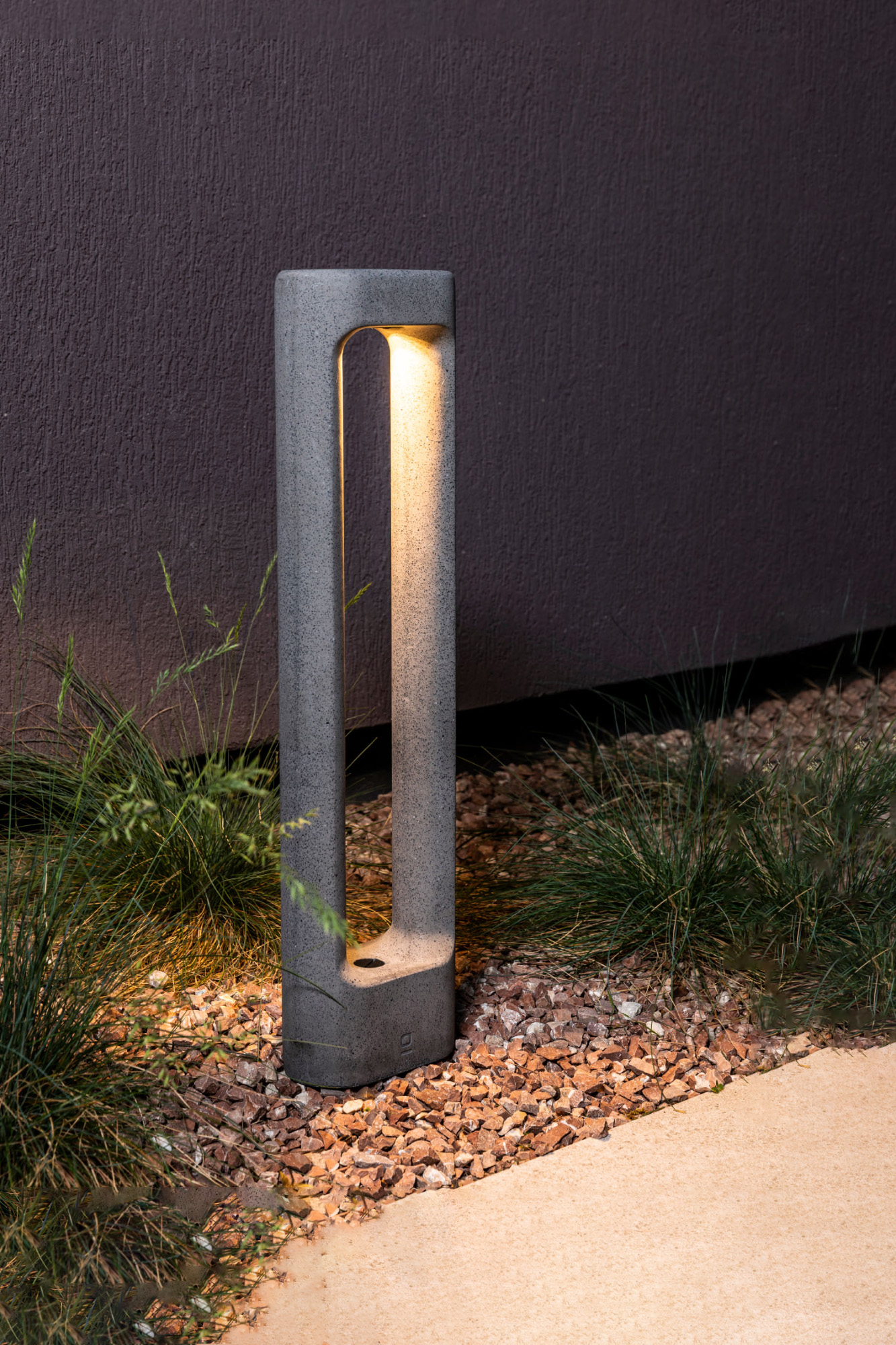 Проблесковый маячок Totem 611 серый 2700K Faro