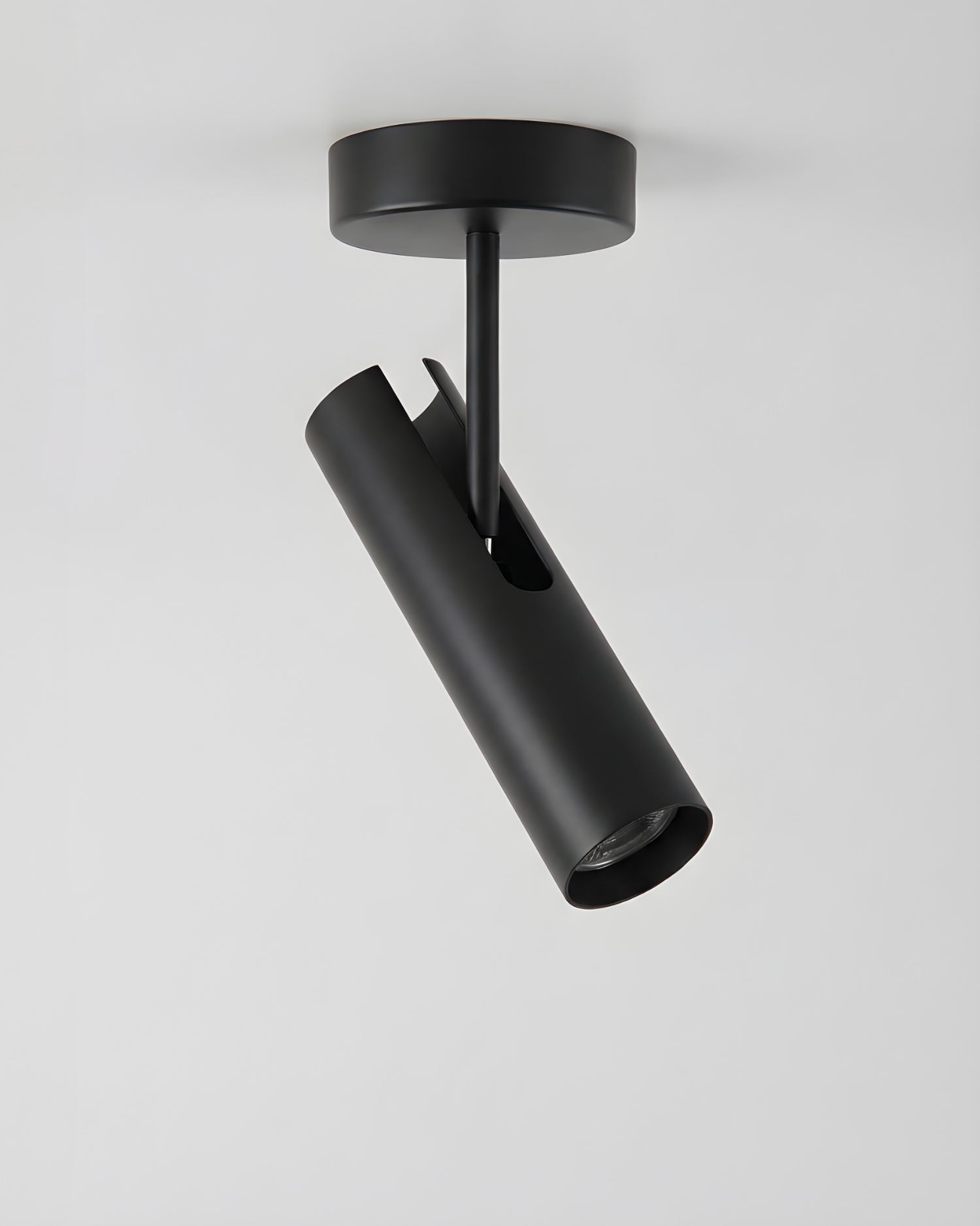 Черный потолочный светильник Нокс Louvre Home P7853PB