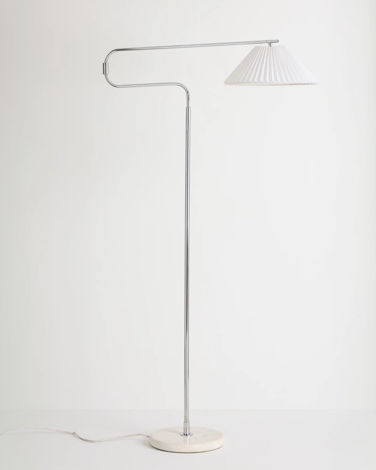 Серебристая напольная лампа Харриет Louvre Home LHLFL060348SWL