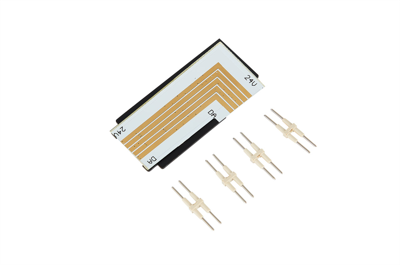 Угловая плата  белого цвета для магнитного шинопровода Donolux Corner Plate DLMX White Sp