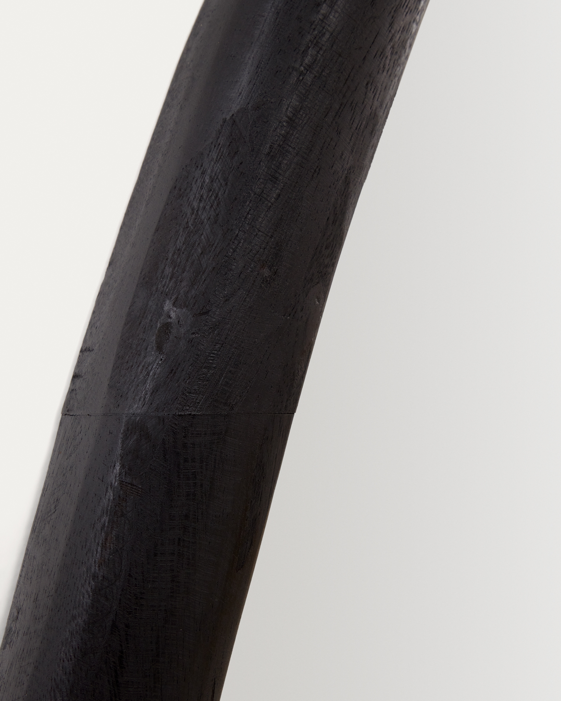 Magrit Зеркало в раме из массива мунгура с черной отделкой Ø 60 x 110 см La Forma (ex Julia Grup)