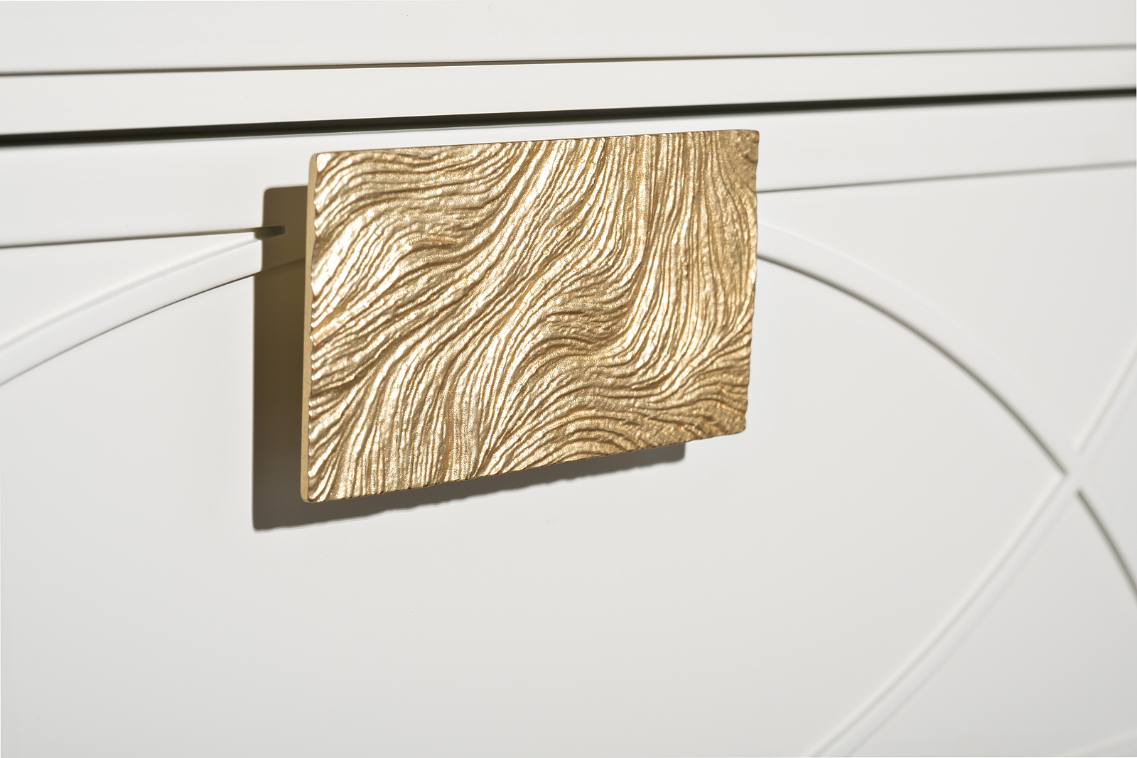 Шкаф-витрина 2 стеклянных фасада с консолью с 1-м ящиком Garda Decor 151SV-000024