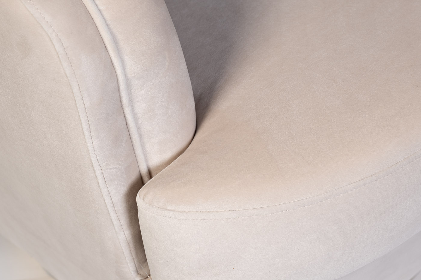 Кресло вращающееся велюровое кремовое Garda Decor 87YY-19388 CRE