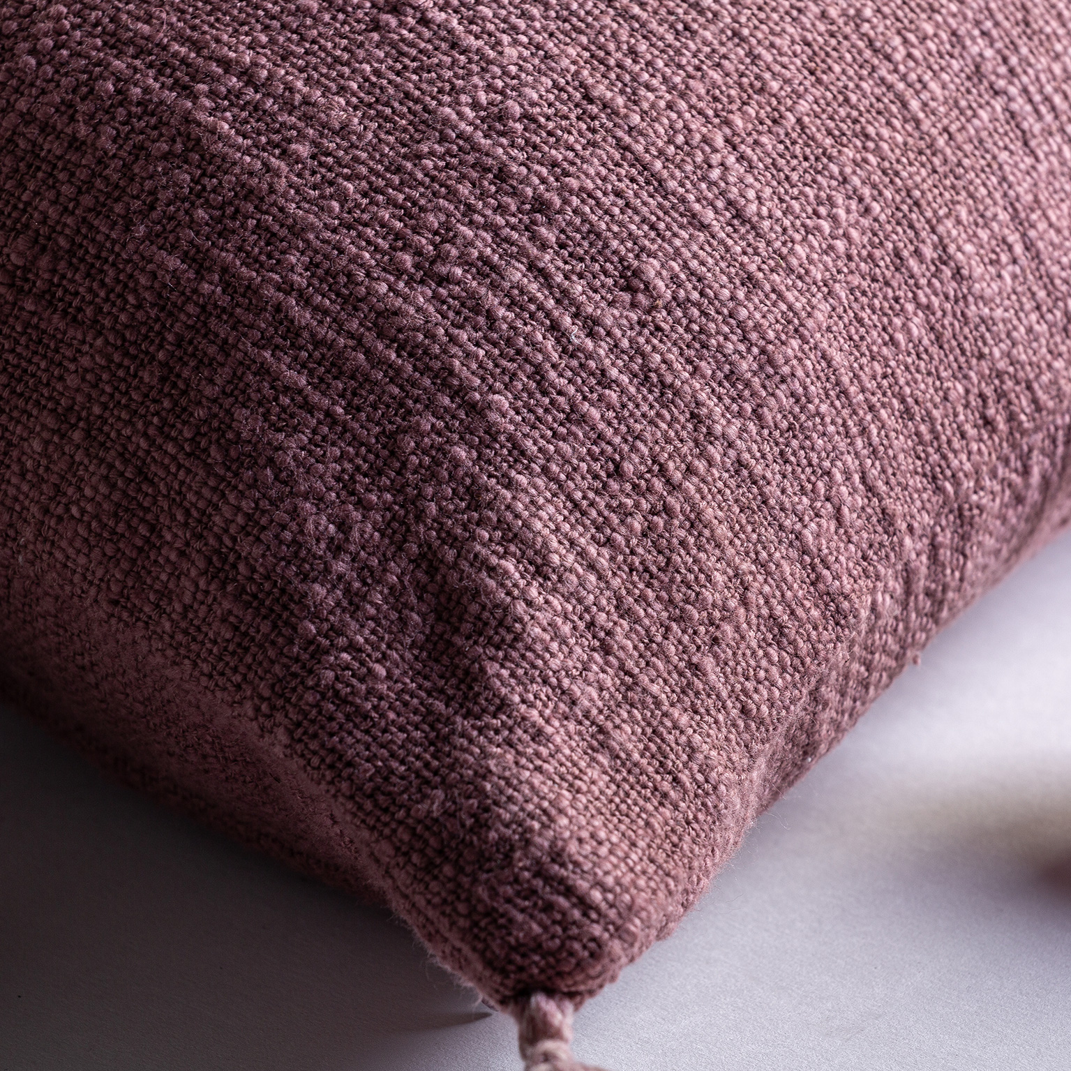 Подушка Tatas в розовом цвете Vical