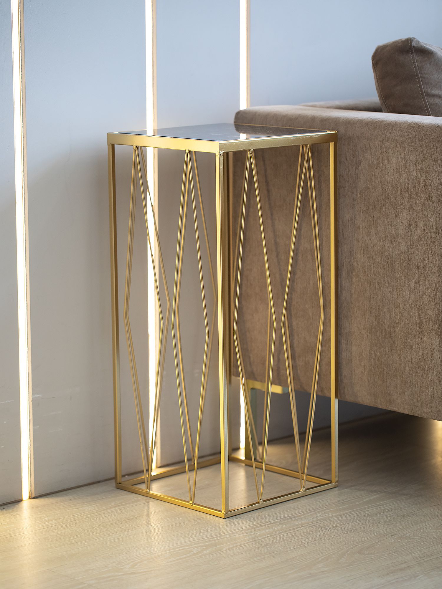 Столик приставной с черным мрамором Glasar 54-060