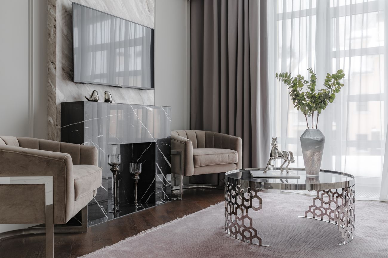 Стол журнальный круглый серебряный Garda Decor 13RXCT8012-SILVER