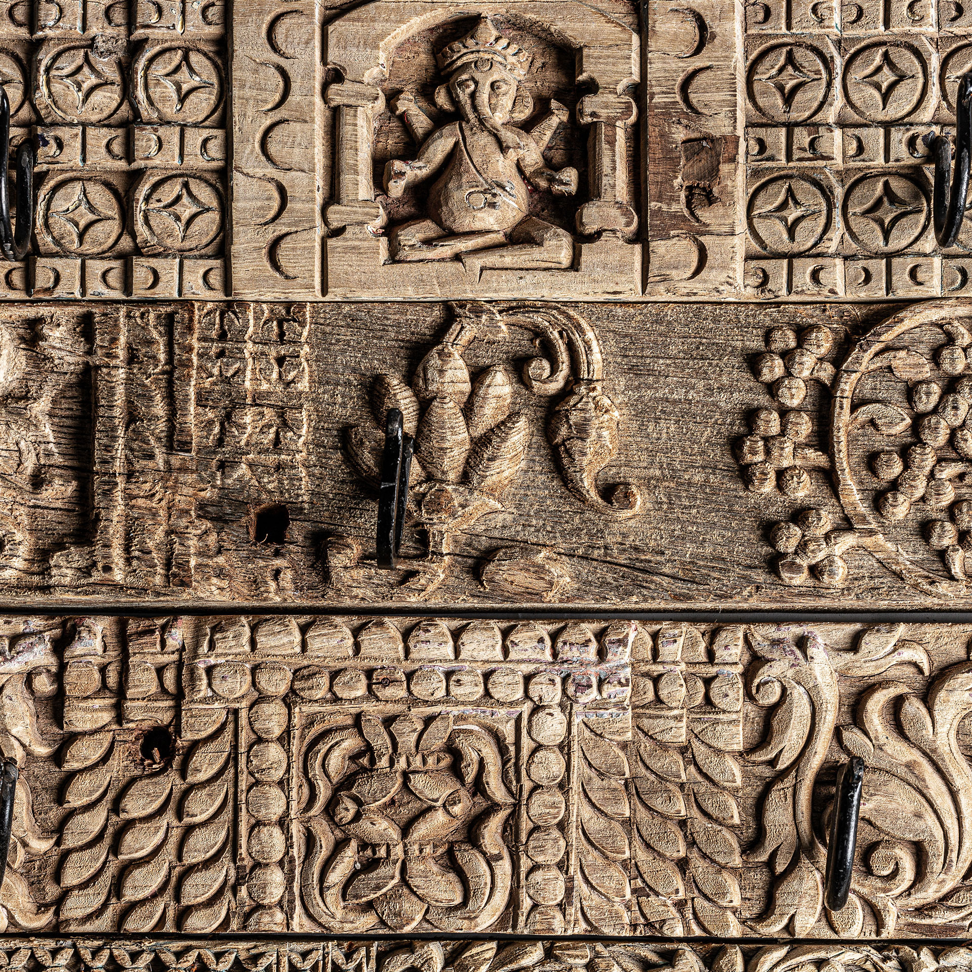 Вешалка ASKALE Vical