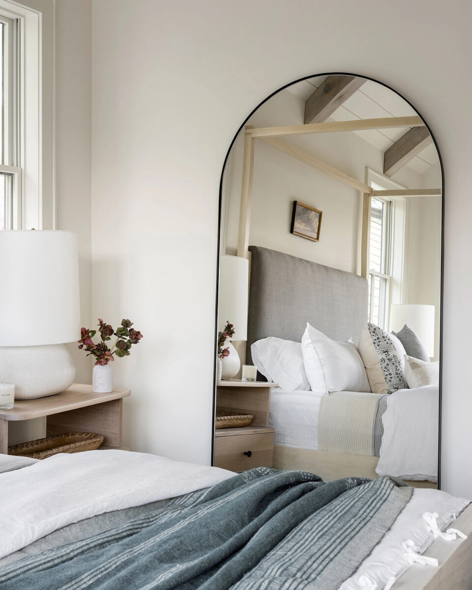 Чёрное зеркало арочной формы Савона Louvre Home LHDFM280823ZYH