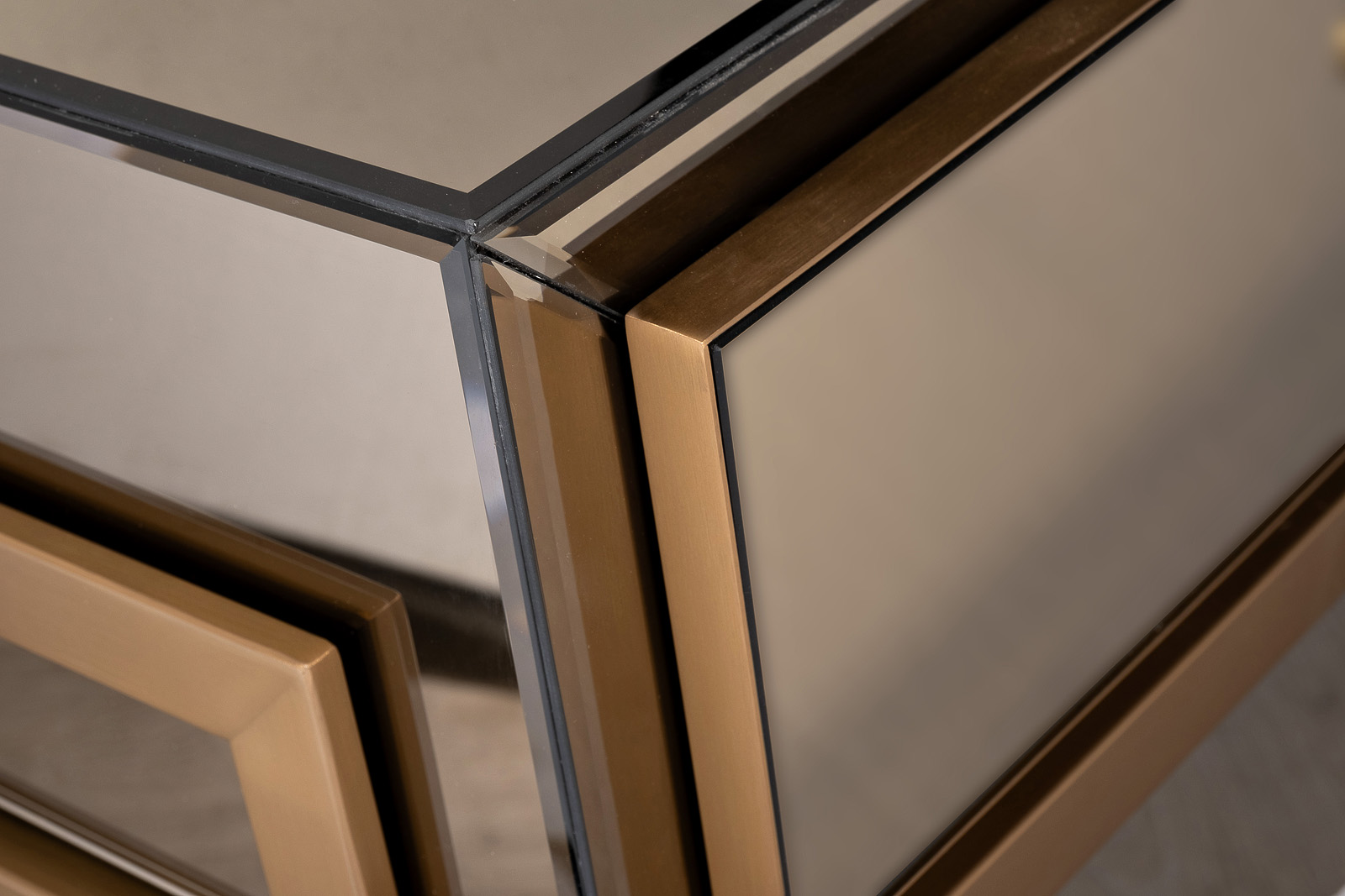 Консоль с 2мя ящиками зеркальная бронза/золото Garda Decor KFG210