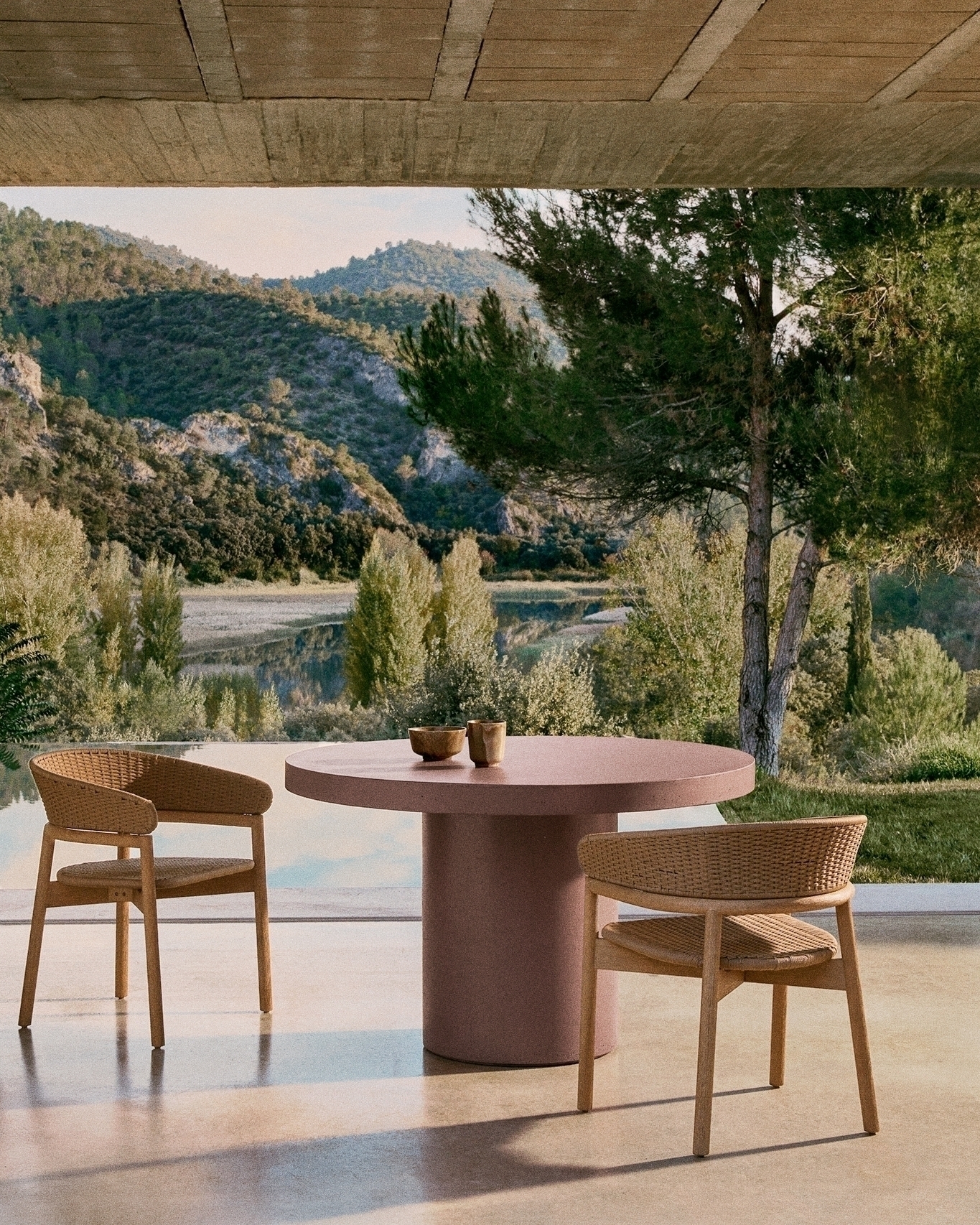 Стул Arinella из акации с натуральной отделкой и бежевой веревкой La Forma (ex Julia Grup)