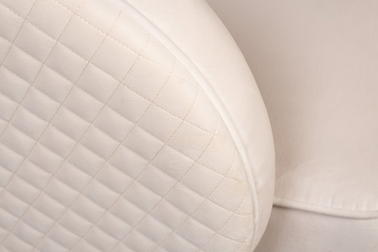 Кресло Olten велюровое кремовое Garda Decor 102AN-84110